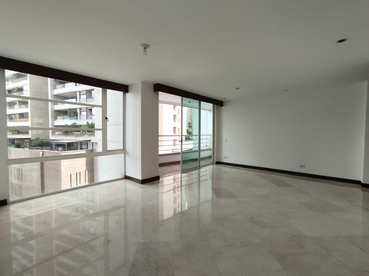 Apartamento en arriendo en Santa María De Los Ángeles, El Poblado, Medellín — foto 1 de 20