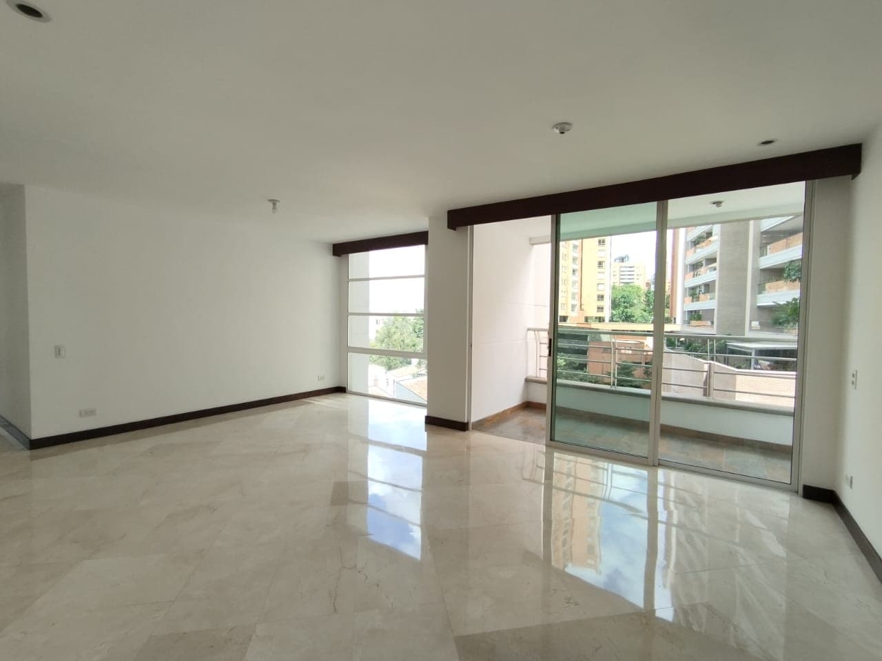 Apartamento en arriendo en Santa María De Los Ángeles, El Poblado, Medellín — foto 2 de 20