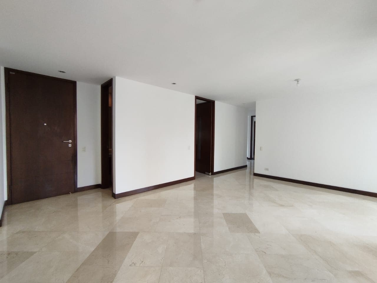 Apartamento en arriendo en Santa María De Los Ángeles, El Poblado, Medellín — foto 3 de 20