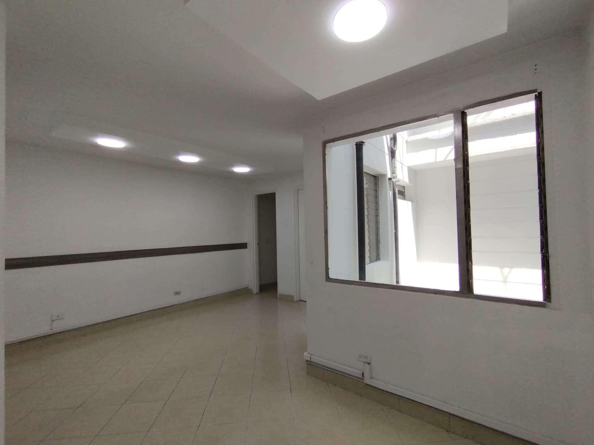 Oficina en arriendo en Parque De, Envigado — foto 1 de 9