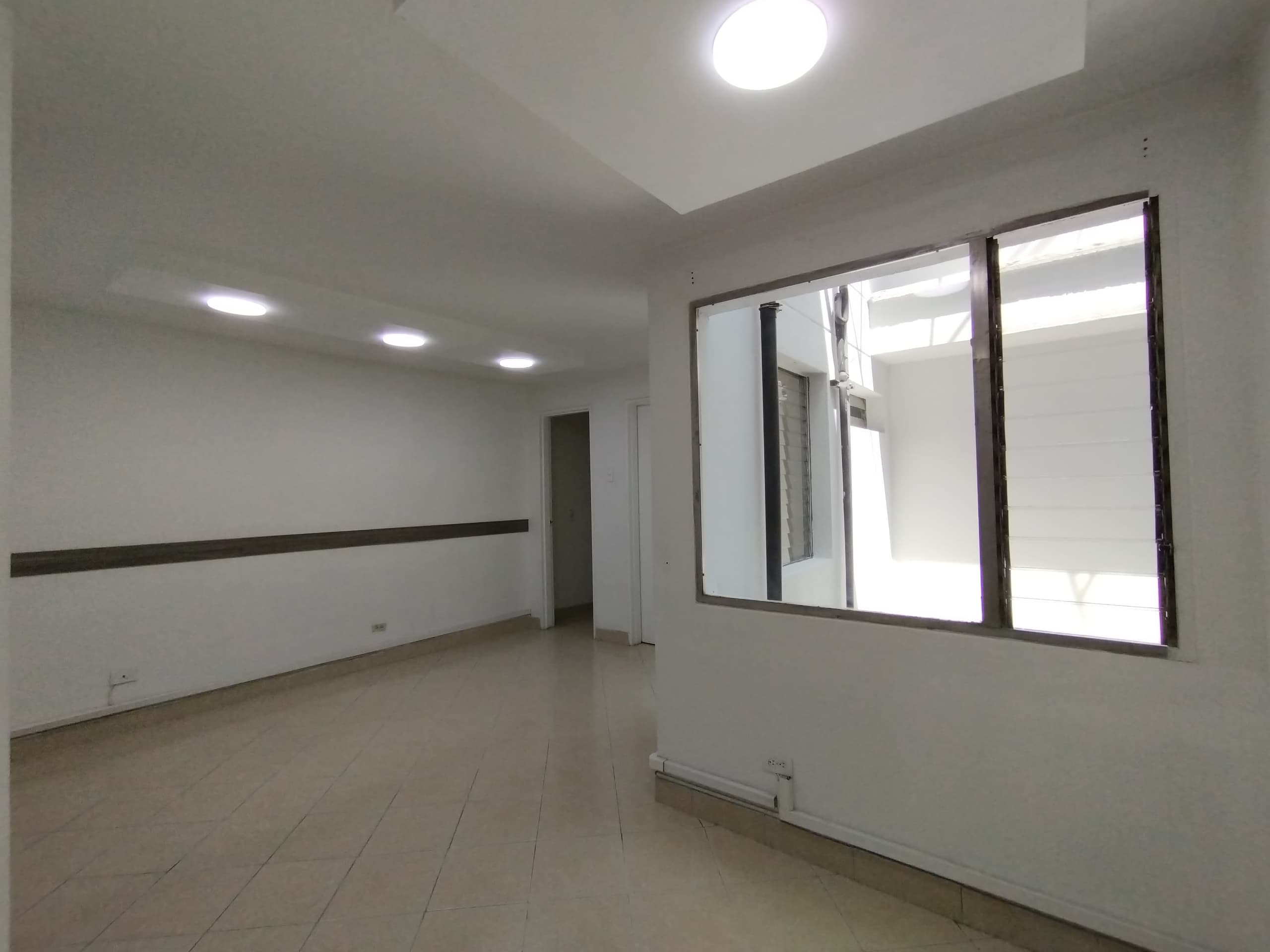 Oficina en arriendo en Parque De, Envigado — foto 1 de 9