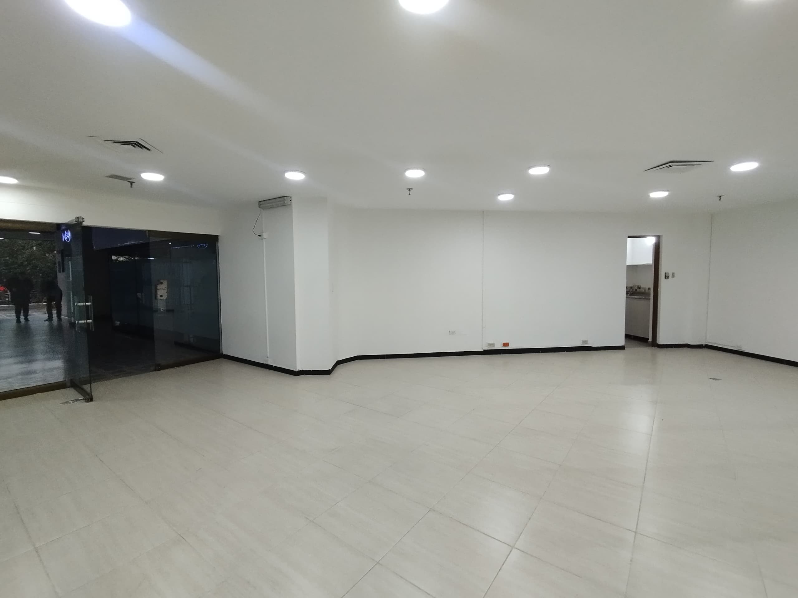 Local en arriendo en Centro, Medellín — foto 3 de 14