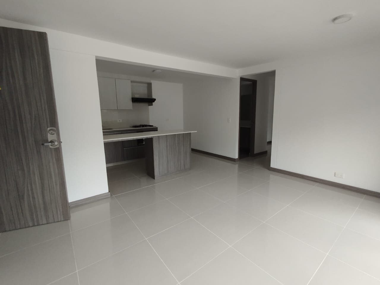 Apartamento en arriendo en Camino Verde, Envigado — foto 1 de 14