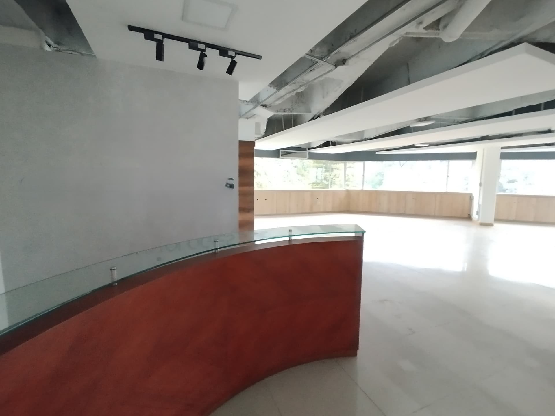Oficina en arriendo en Castropol, El Poblado, Medellín — foto 1 de 20