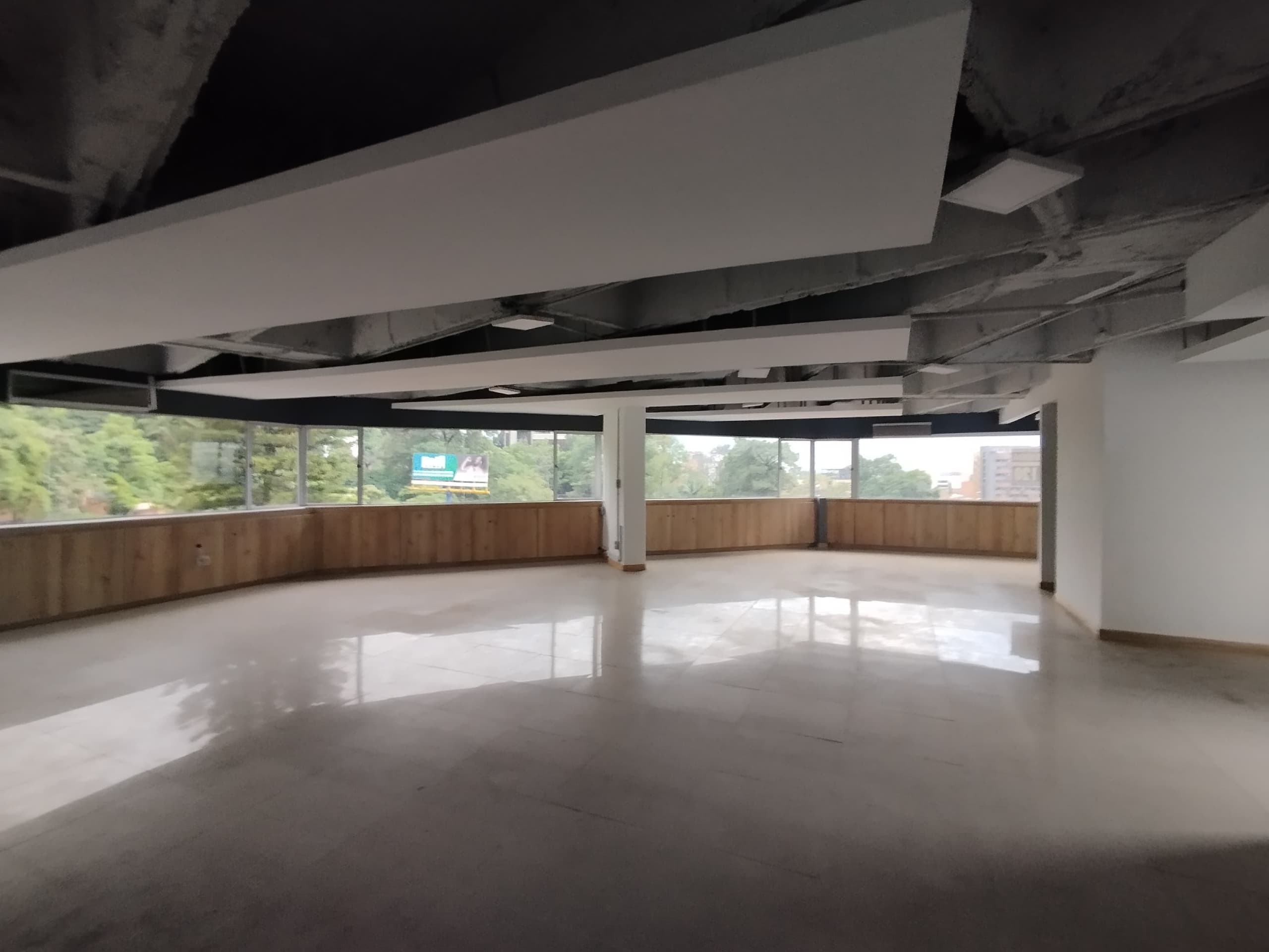Oficina en arriendo en Castropol, El Poblado, Medellín — foto 3 de 20