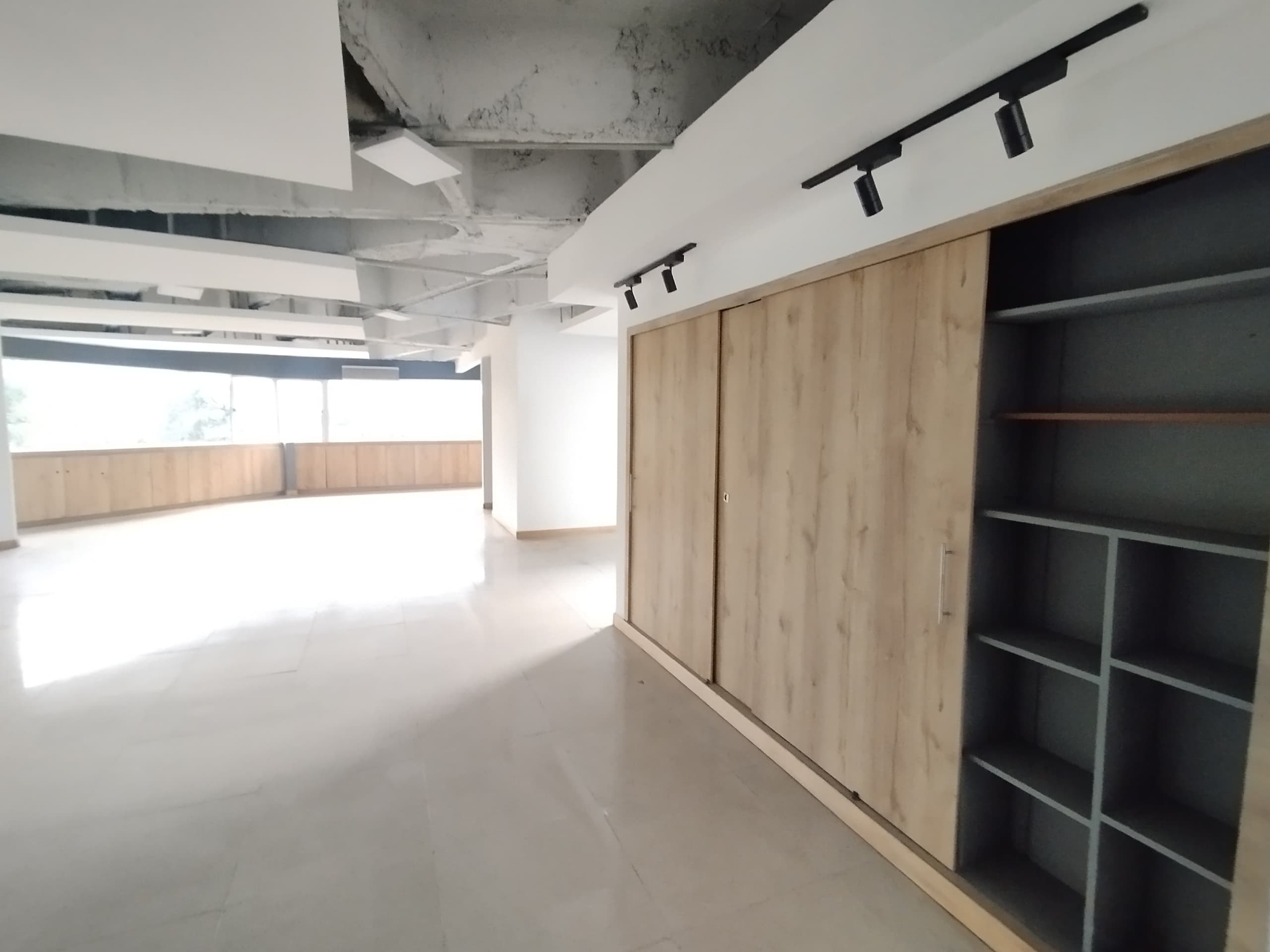 Oficina en arriendo en Castropol, El Poblado, Medellín — foto 4 de 20