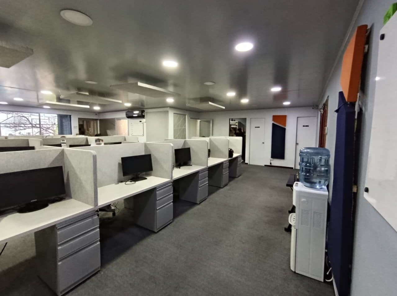Oficina en arriendo en Aguacatala, El Poblado, Medellín — foto 2 de 16