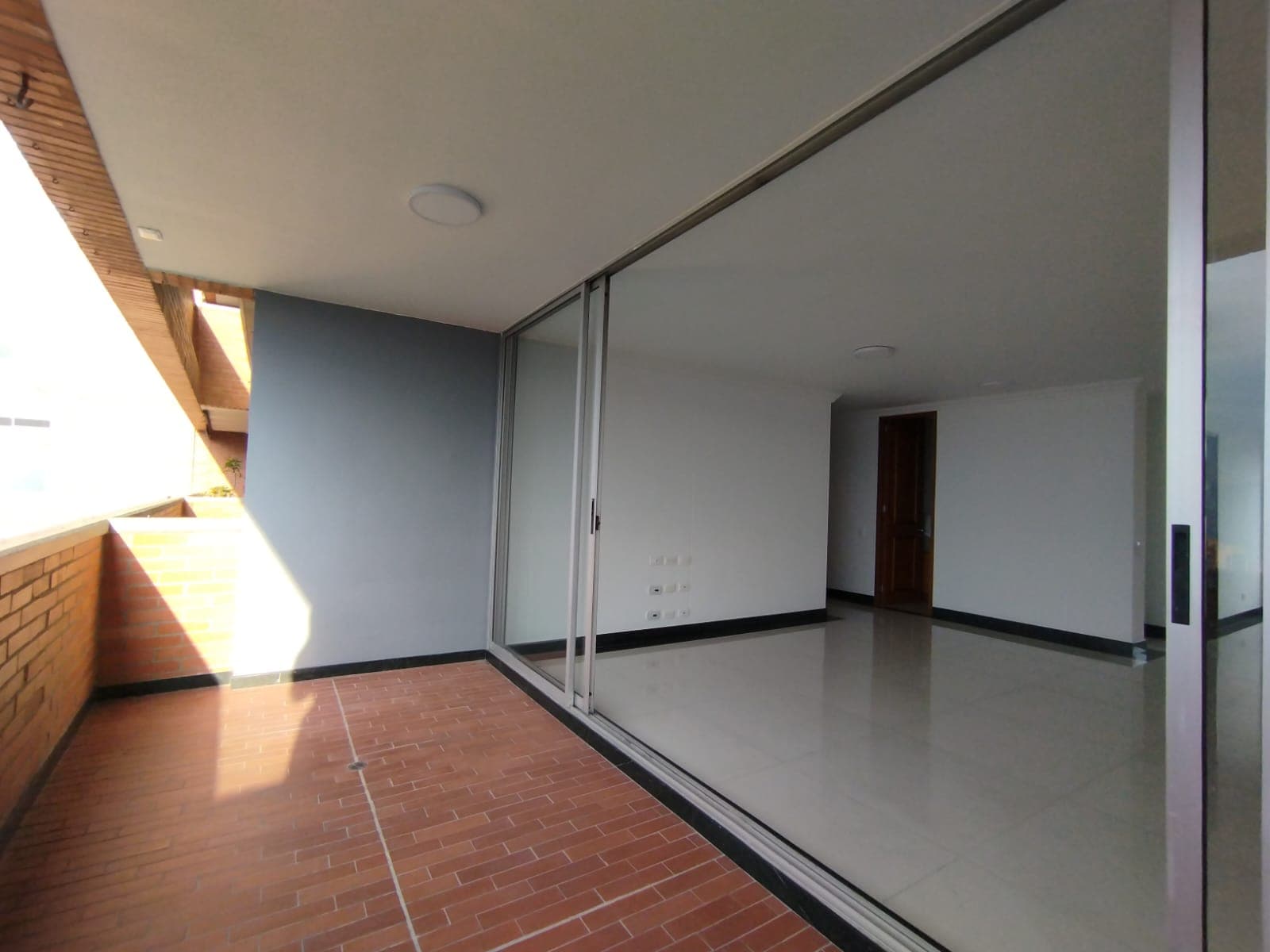 Apartamento en arriendo en El Tesoro, El Poblado, Medellín — foto 1 de 20