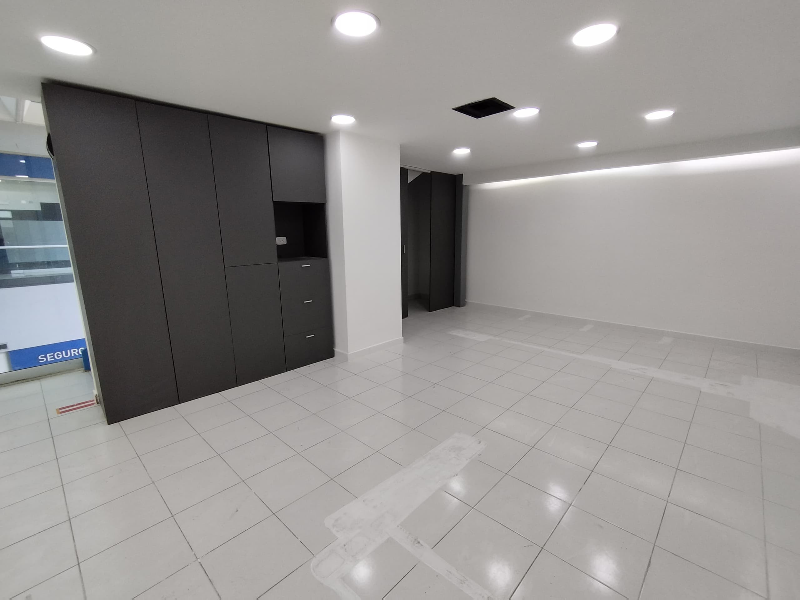 Local en arriendo en Barrio Colombia, El Poblado, Medellín — foto 2 de 11
