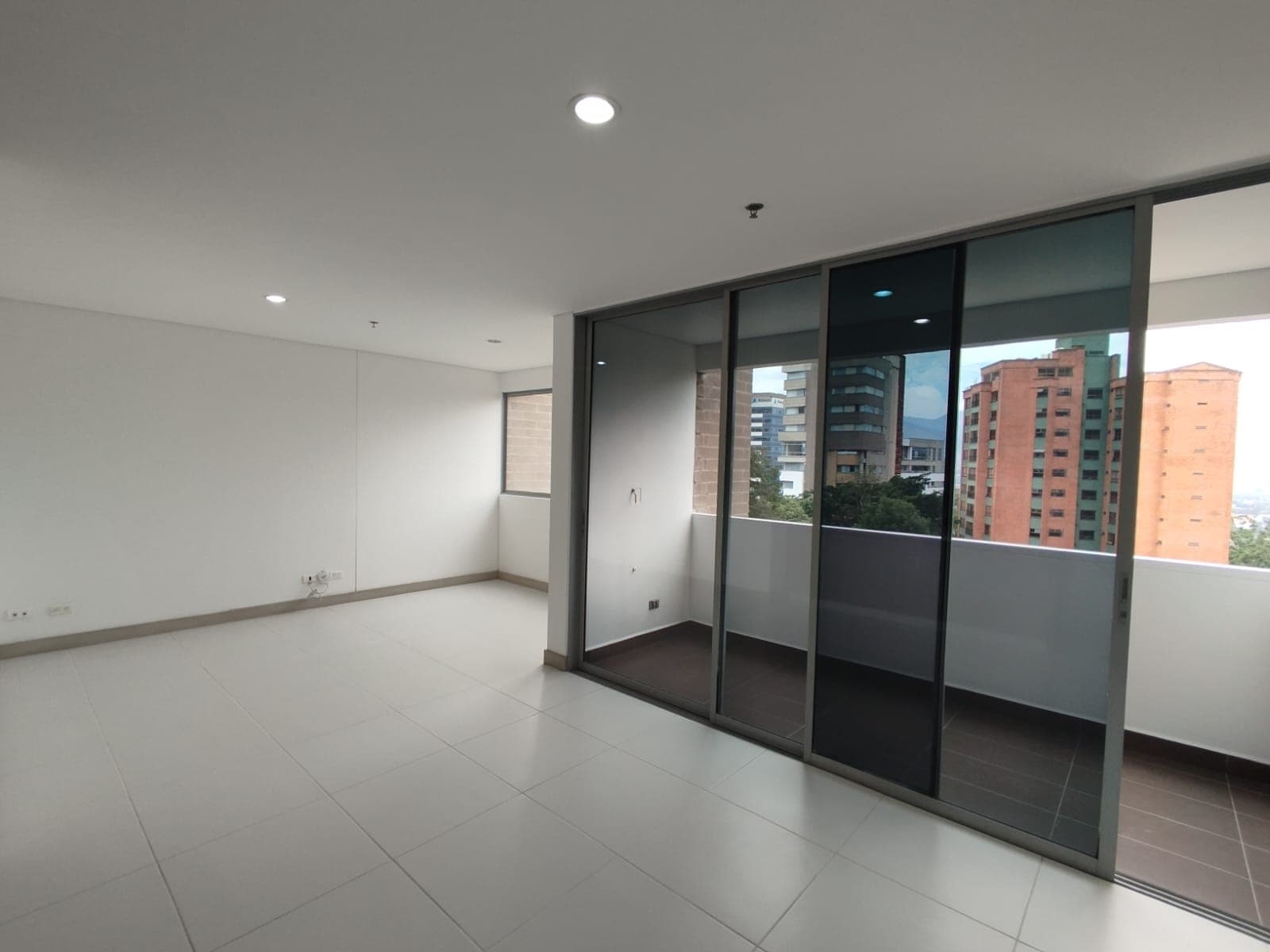 Apartamento en arriendo en Castropol, El Poblado, Medellín — foto 1 de 20