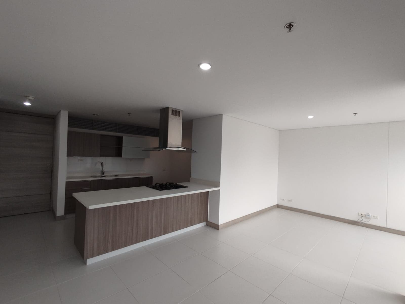 Apartamento en arriendo en Castropol, El Poblado, Medellín — foto 3 de 20