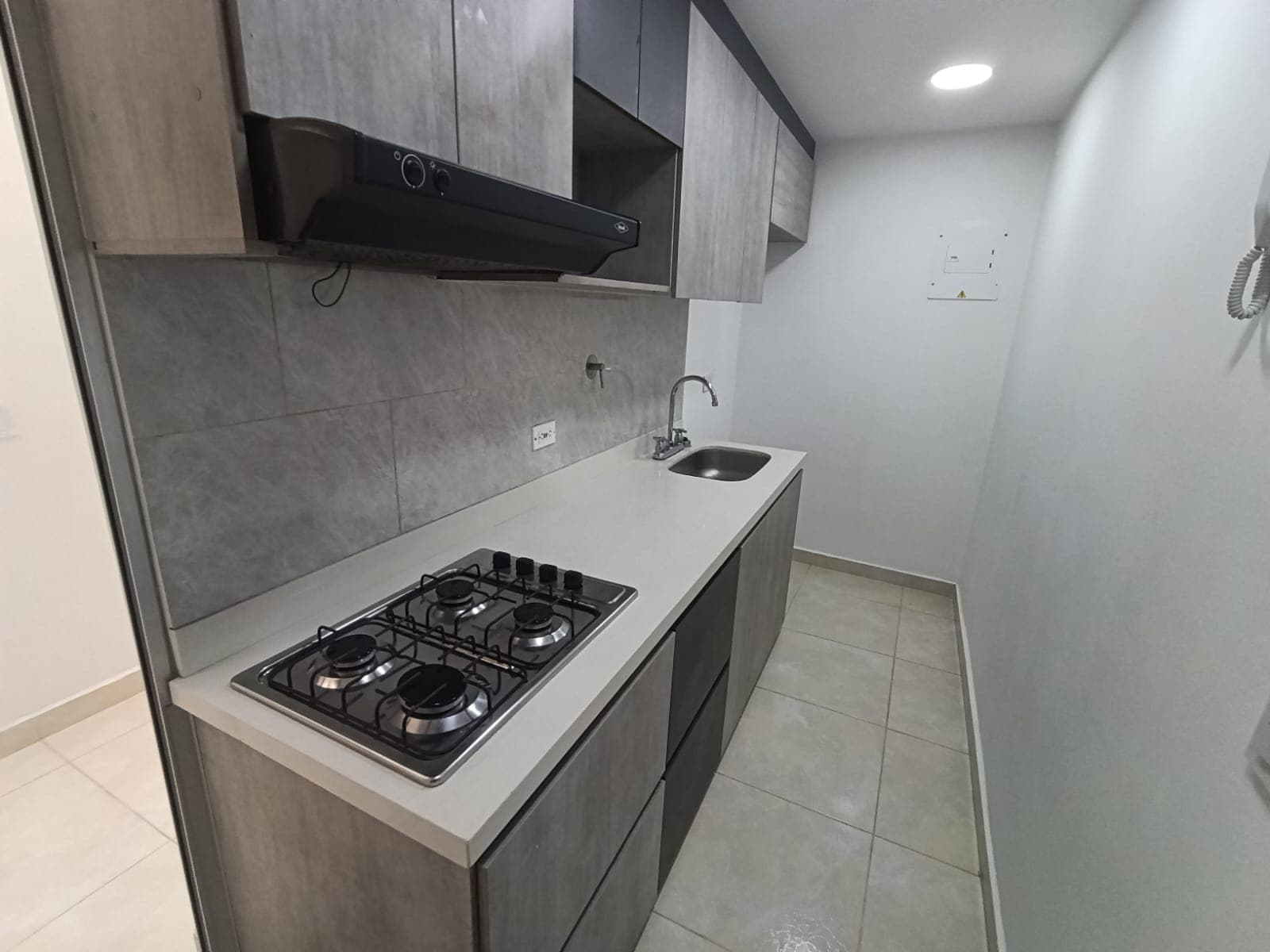 Apartamento en arriendo en La Floresta, La America, Medellín — foto 2 de 14