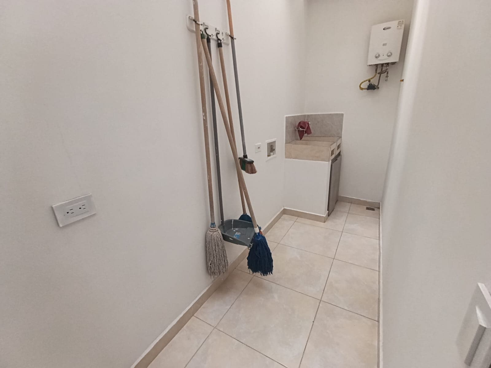 Apartamento en arriendo en La Floresta, La America, Medellín — foto 3 de 14
