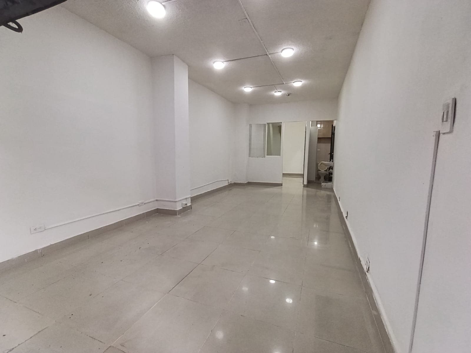 Local en arriendo en La Candelaria, Centro, Medellín — foto 3 de 14