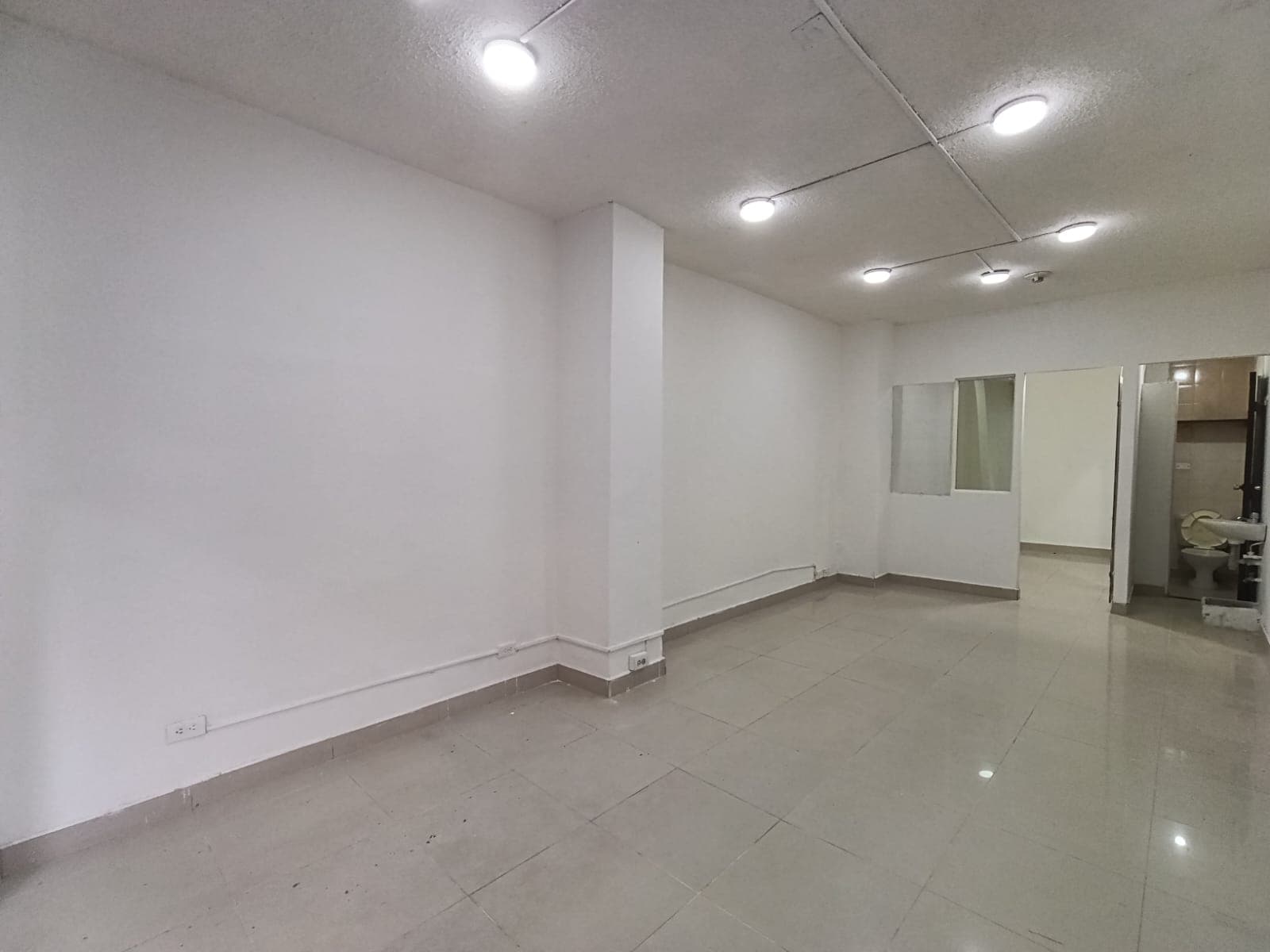 Local en arriendo en La Candelaria, Centro, Medellín — foto 4 de 14