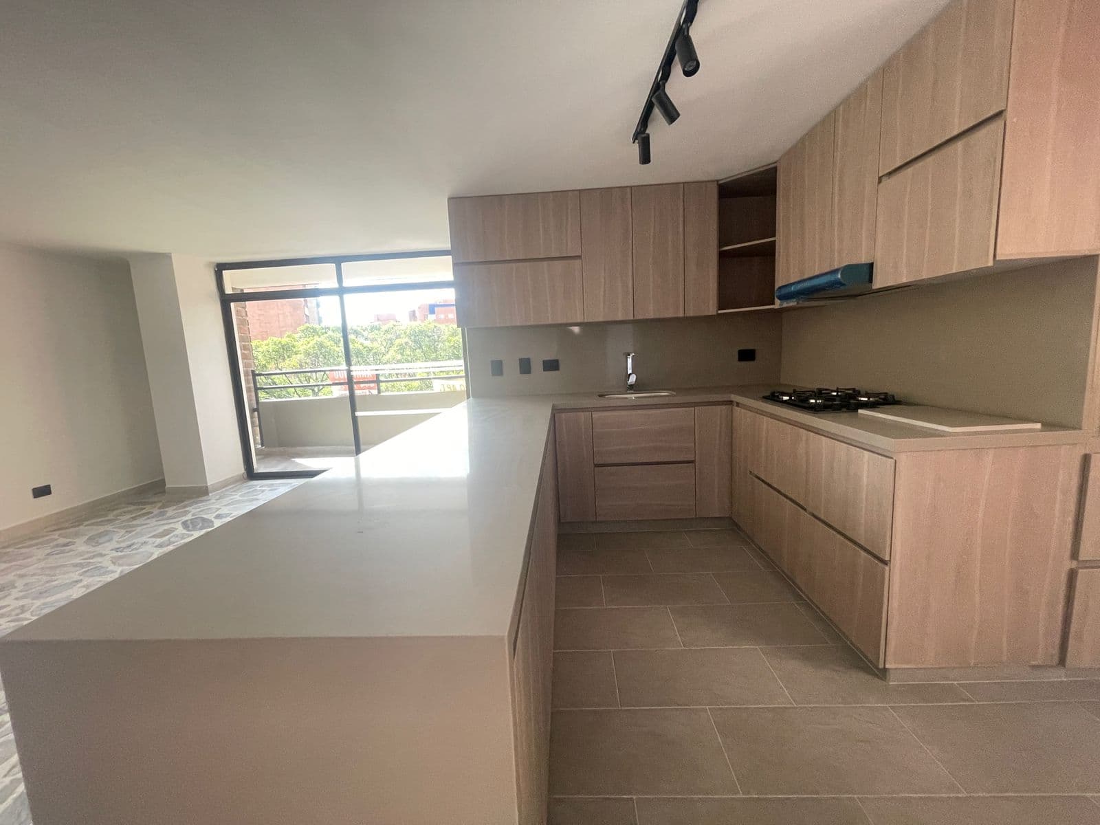 Apartamento en arriendo en Laureles, Medellín — foto 3 de 18