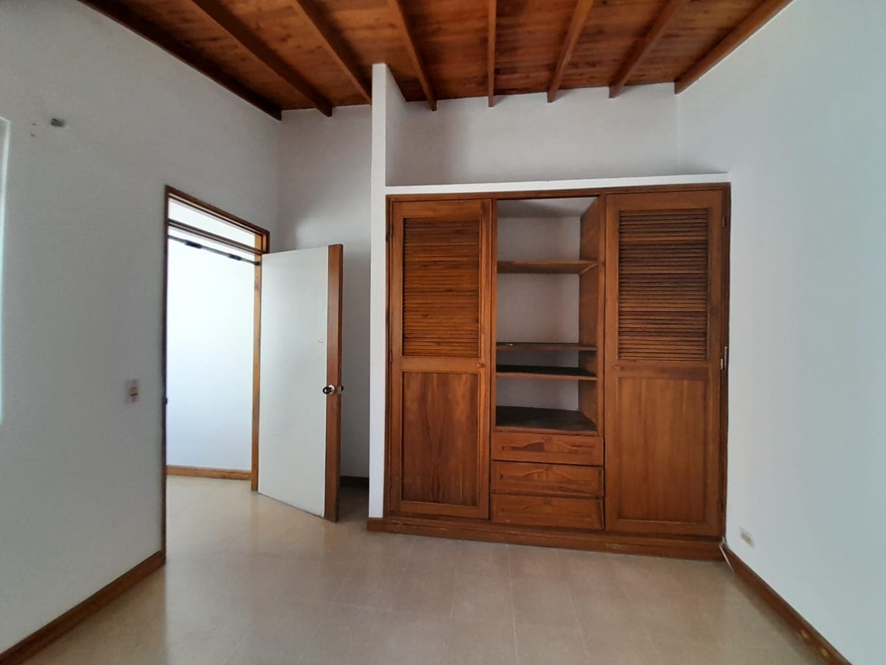 Apartamento en arriendo en El Nogal Los Almendros, Belen, Medellín — foto 1 de 20