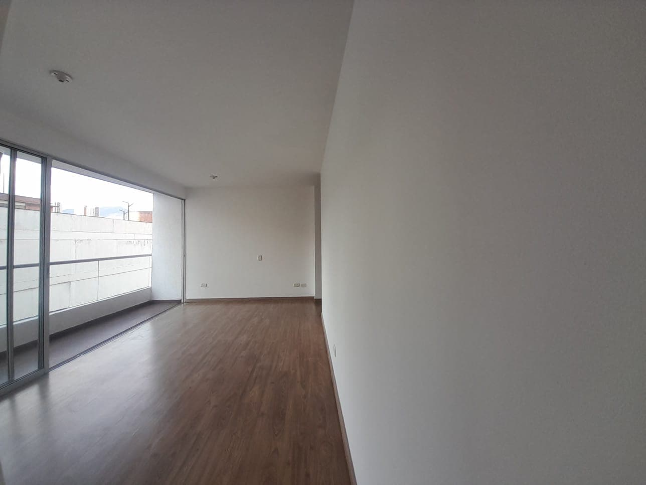Apartamento en arriendo en Prados de Sabaneta — foto 2 de 18