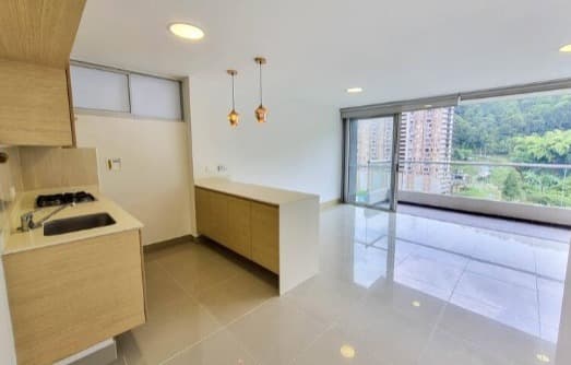 Apartamento en arriendo en Loma Del Indio, El Poblado, Medellín — foto 1 de 20