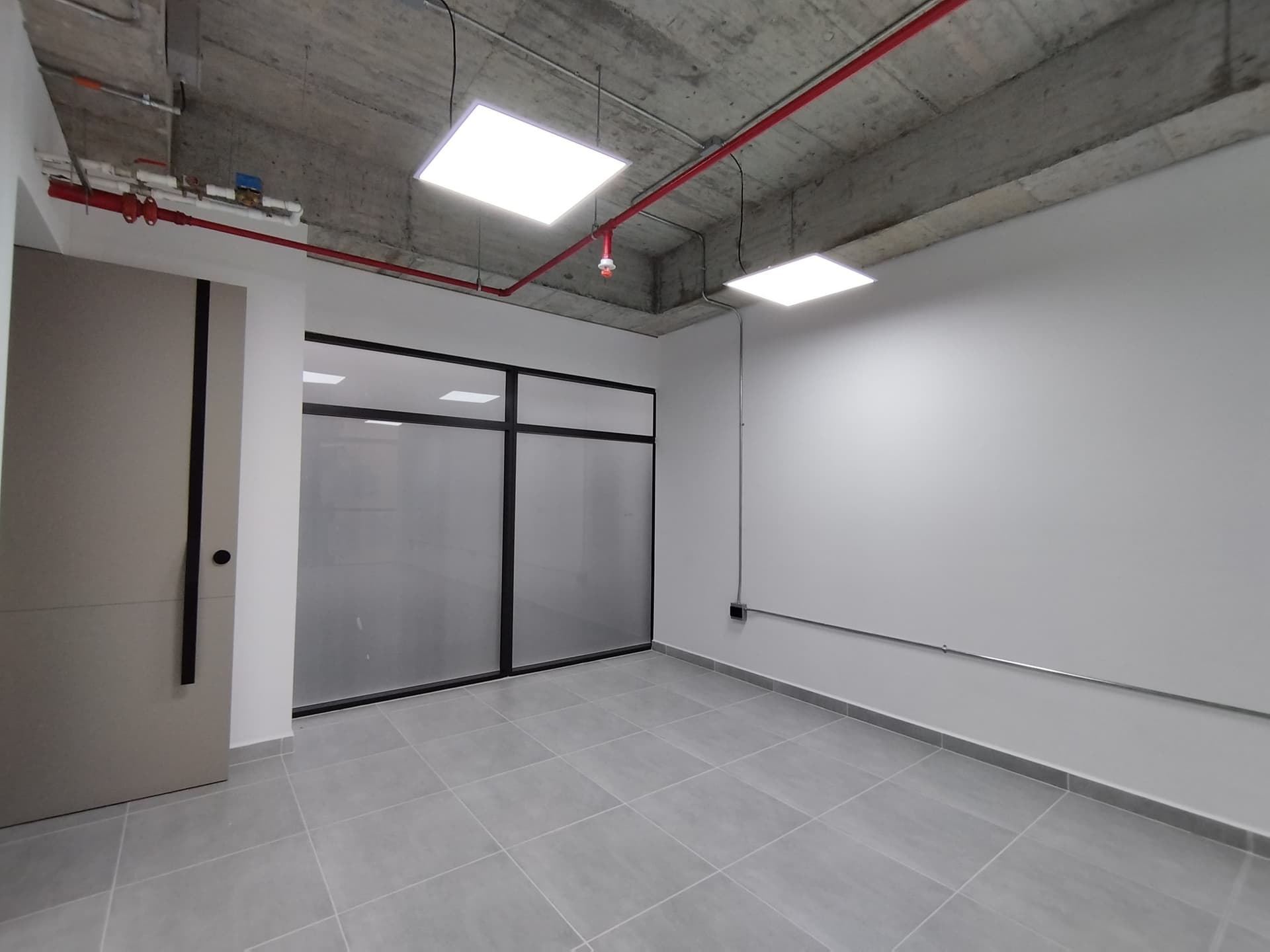 Oficina en arriendo en Altos del Poblado Cola del Zorro, Medellín — foto 1 de 8