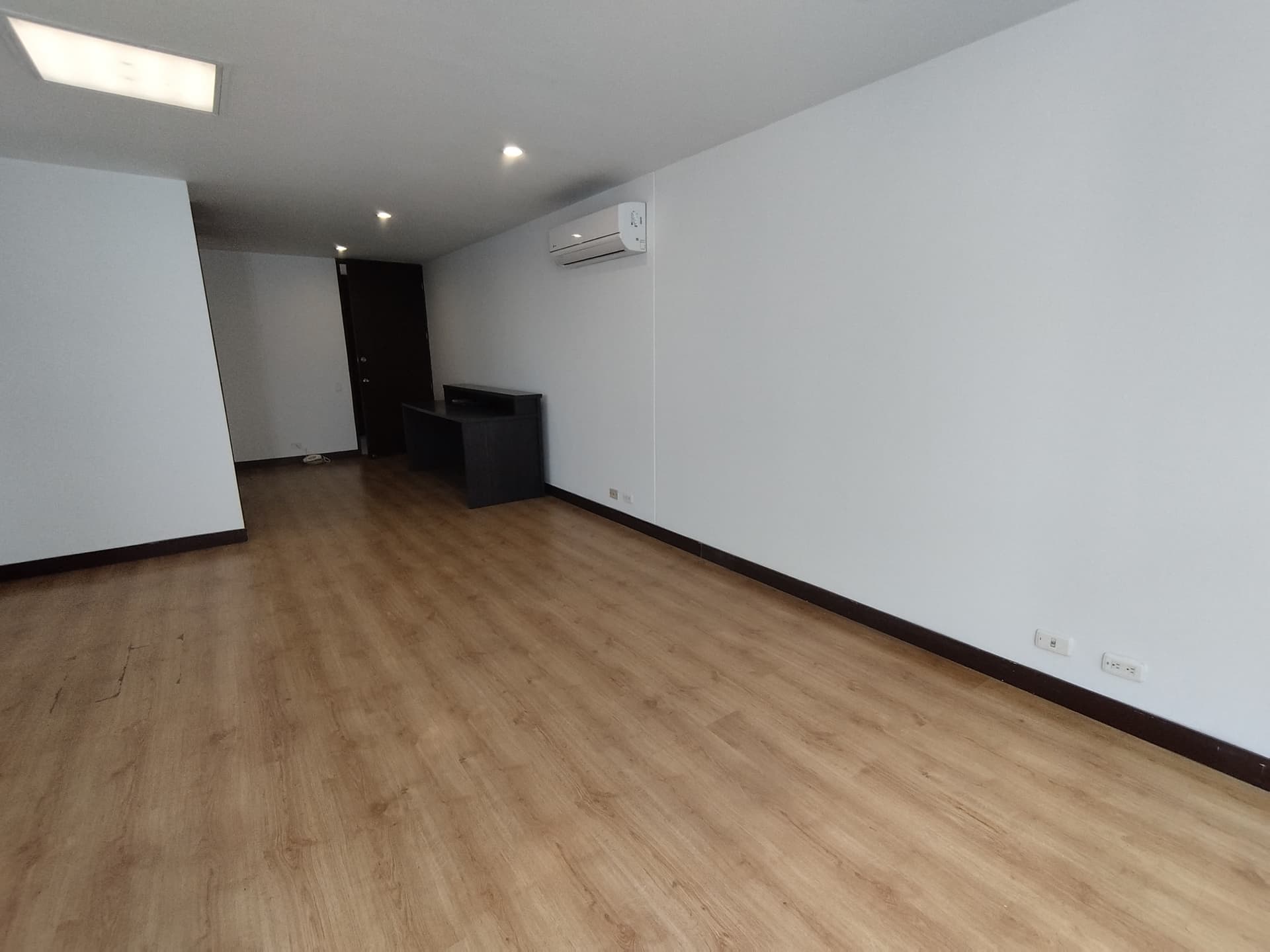 Oficina en arriendo en Milla de Oro, El Poblado, Medellín — foto 1 de 8