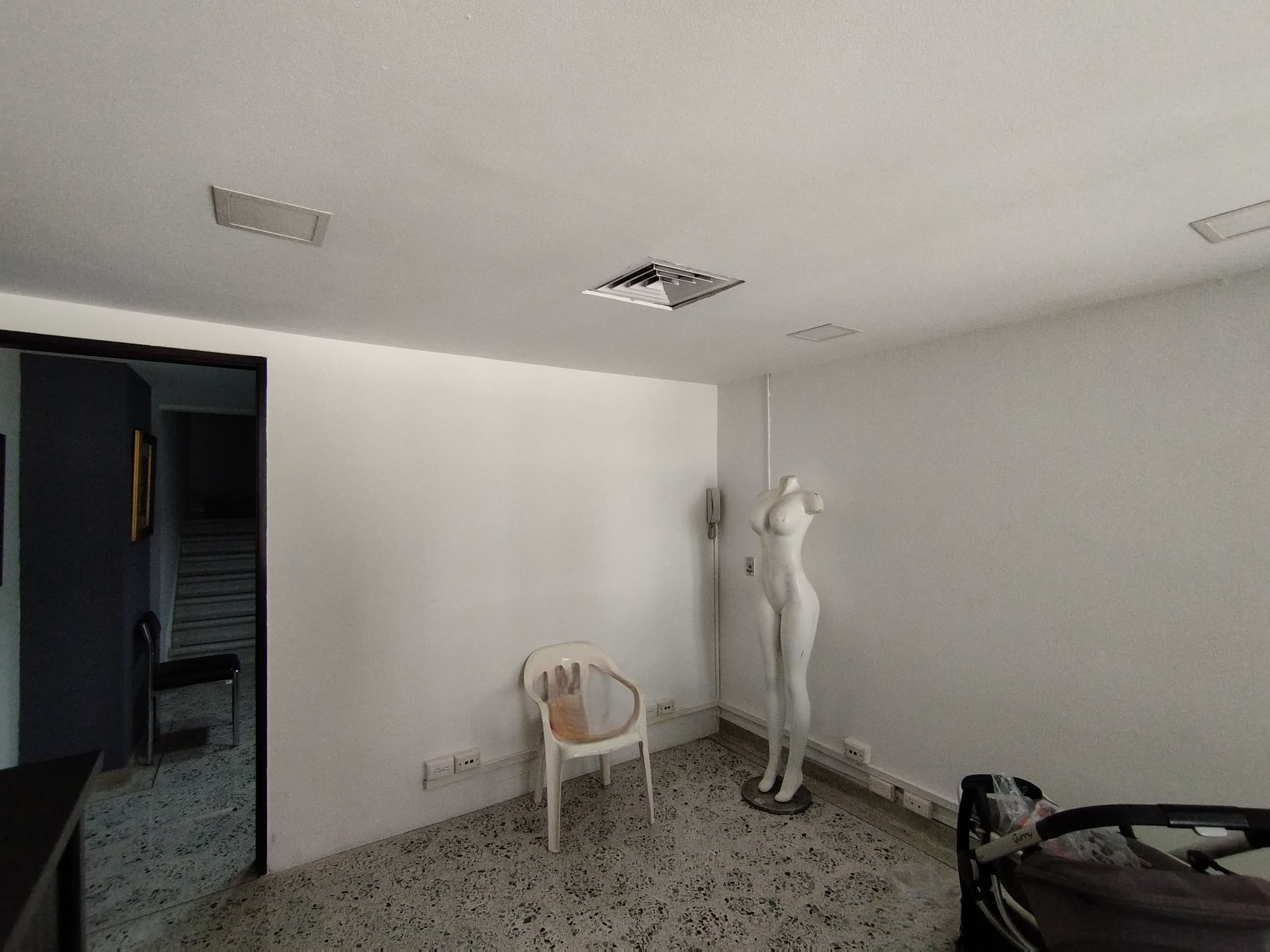 Oficina en arriendo en Santa María De Los Ángeles, El Poblado, Medellín — foto 4 de 8
