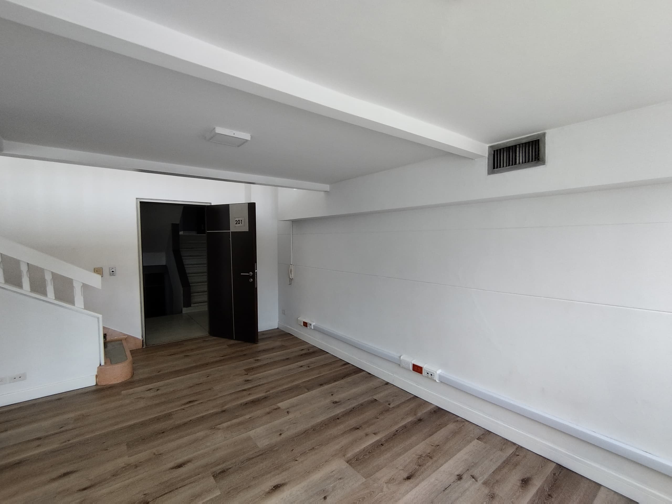 Oficina en arriendo en Santa María De Los Ángeles, El Poblado, Medellín — foto 3 de 12