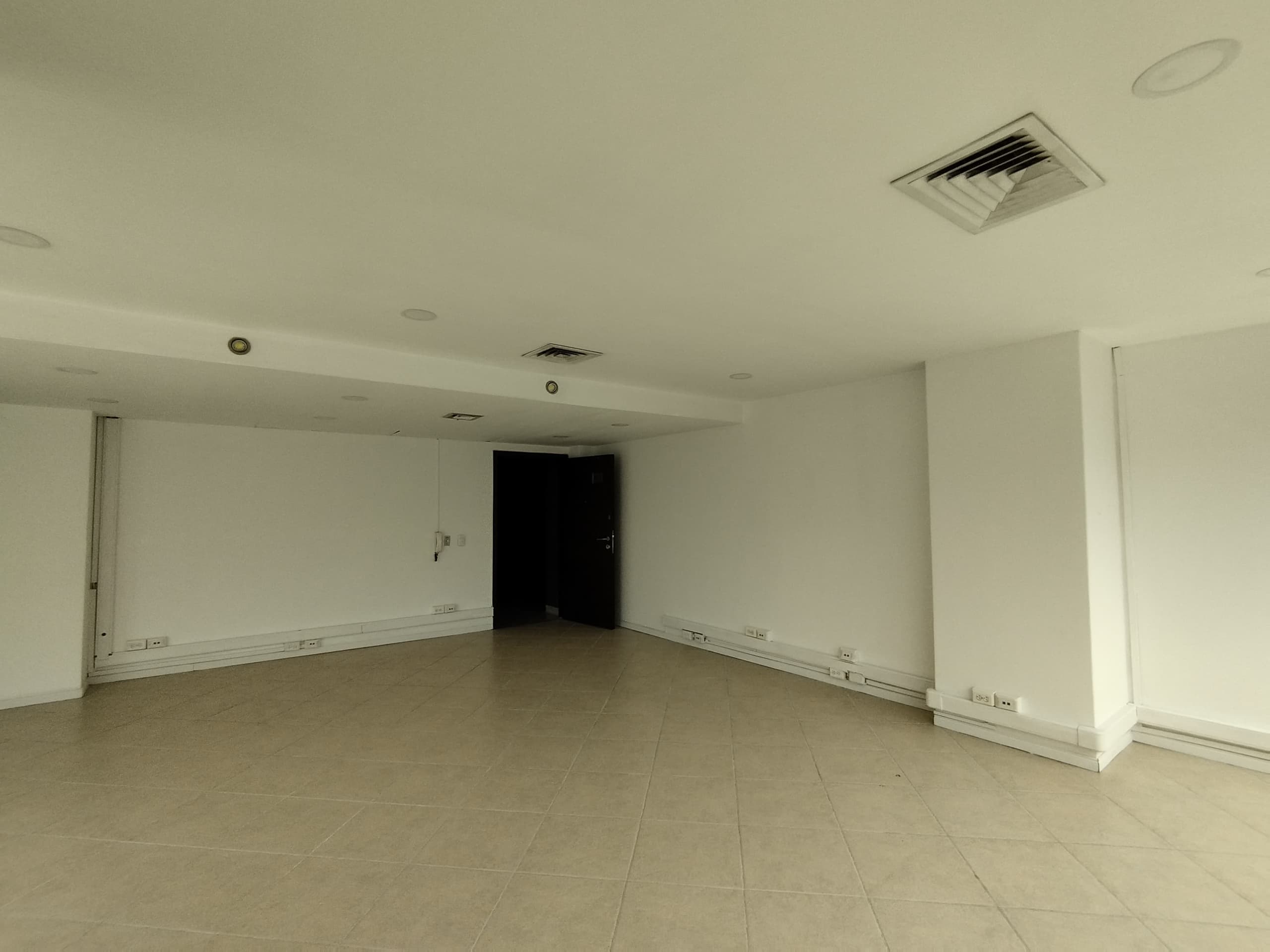 Oficina en arriendo en Santa María De Los Ángeles, El Poblado, Medellín — foto 3 de 9