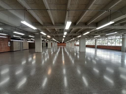 Local en arriendo en Guayabal, Medellín — foto 1 de 10