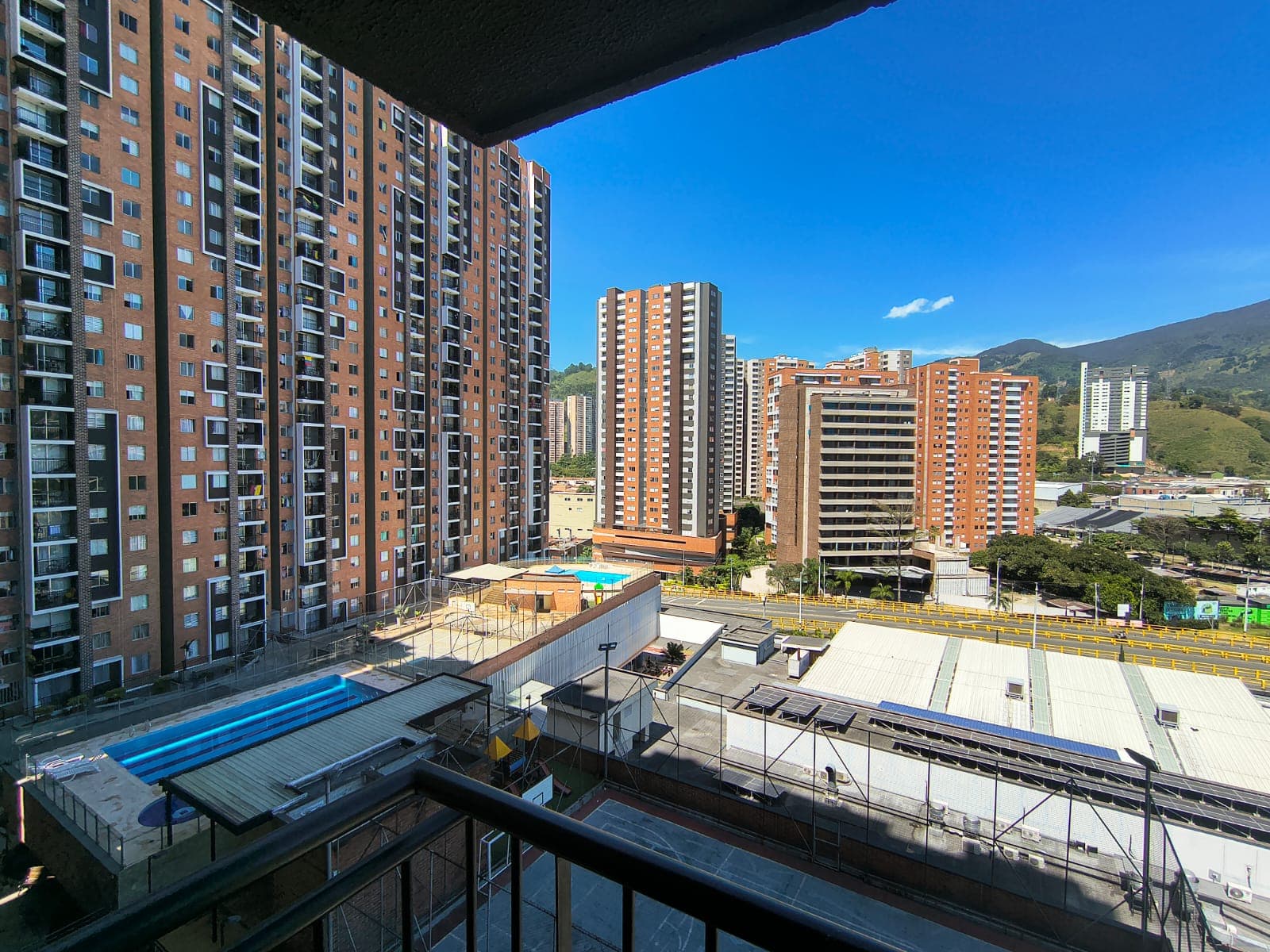 Apartamento en arriendo en Calle Larga, Sabaneta — foto 1 de 15
