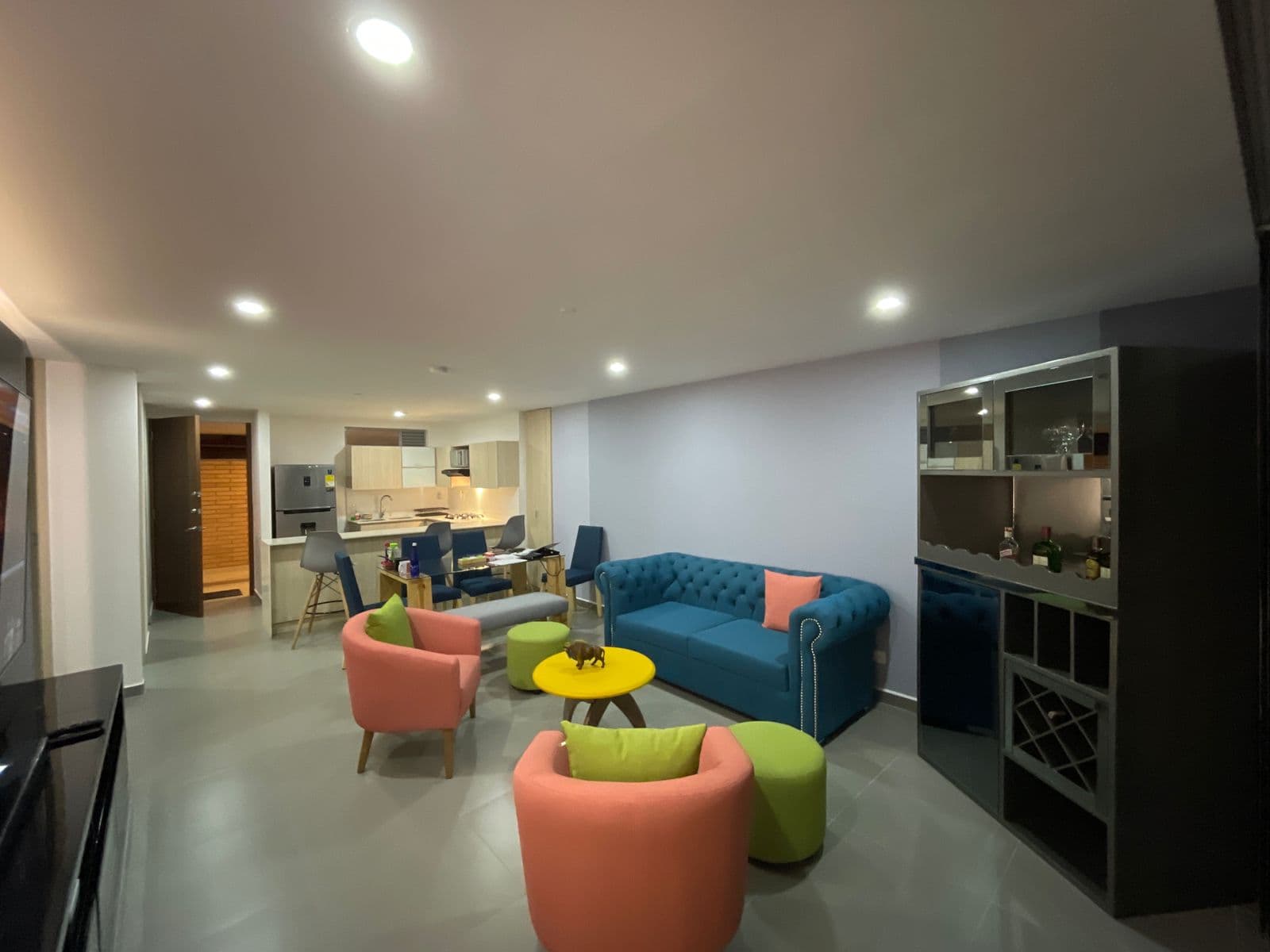 Apartaestudio en arriendo en La Visitacion Los Gonzalez, El Poblado, Medellín — foto 4 de 16