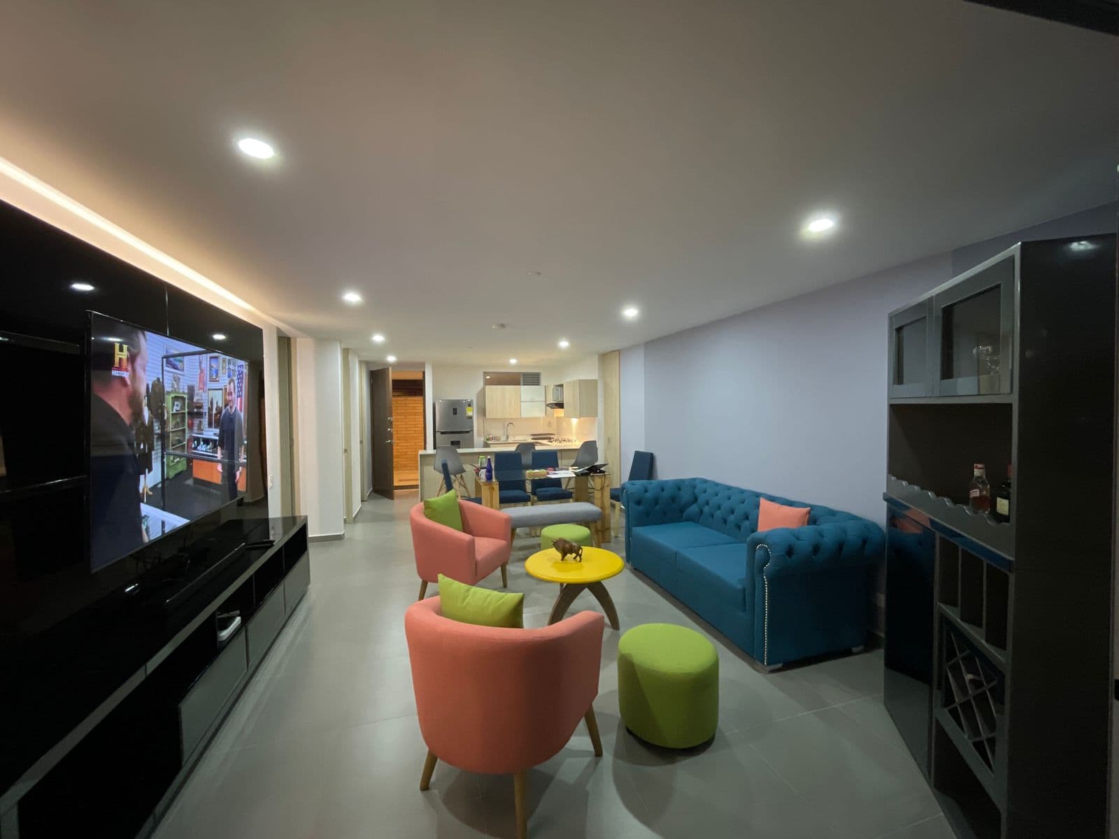 Apartaestudio en arriendo en La Visitacion Los Gonzalez, El Poblado, Medellín — foto 5 de 16