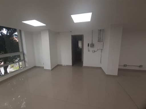 Oficina en arriendo en Suramericana, Laureles, Medellín — foto 4 de 11