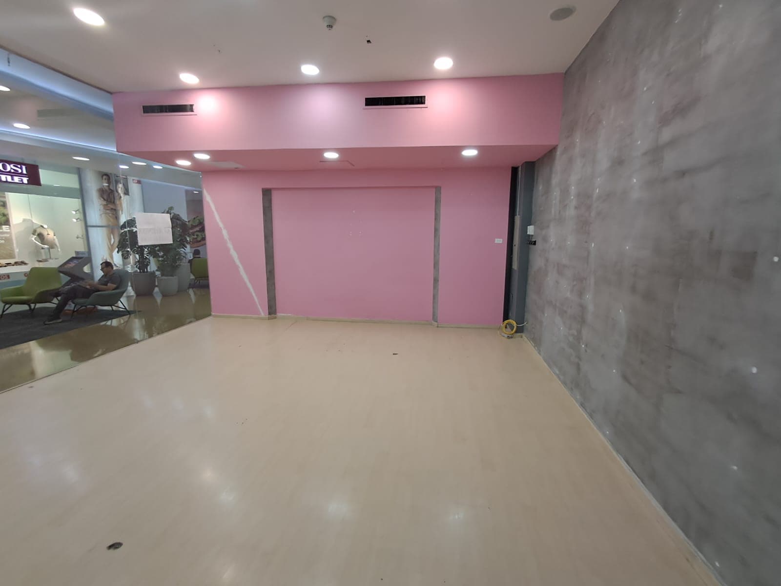 Local en arriendo en Perpetuo Socorro, Centro, Medellín — foto 1 de 8