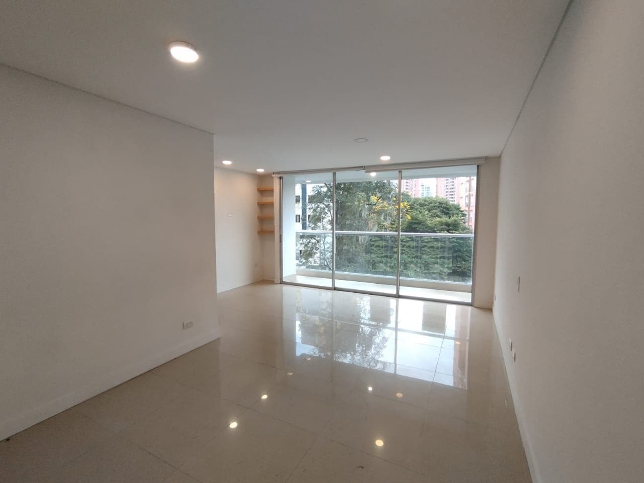 Apartamento en arriendo en Santa María de los Ángeles, El Poblado, Medellín — foto 1 de 20