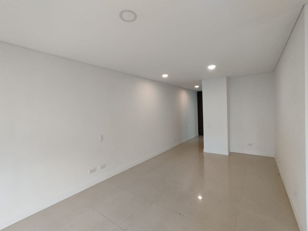Apartamento en arriendo en Santa María de los Ángeles, El Poblado, Medellín — foto 3 de 20