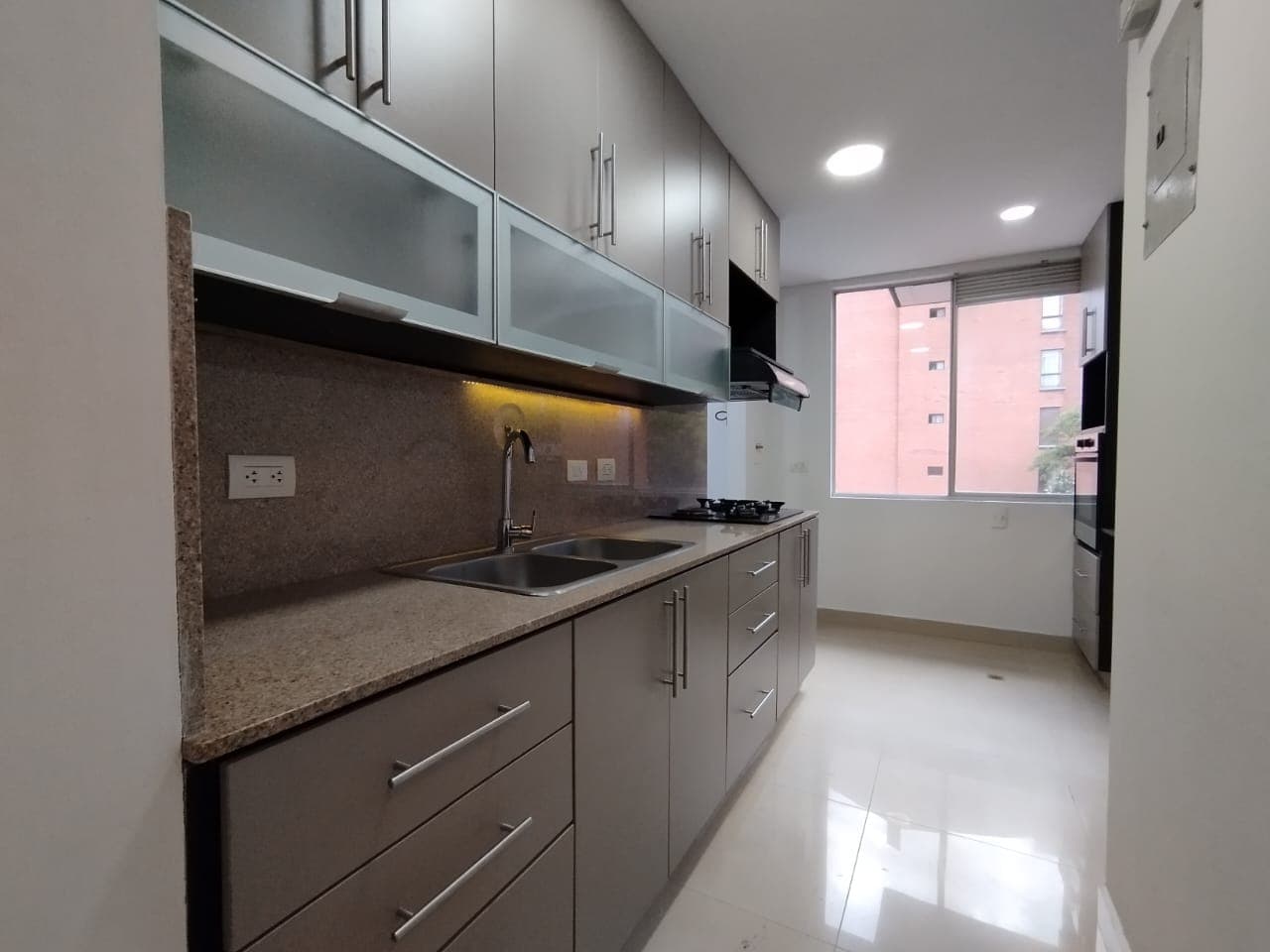 Apartamento en arriendo en Santa María de los Ángeles, El Poblado, Medellín — foto 4 de 20