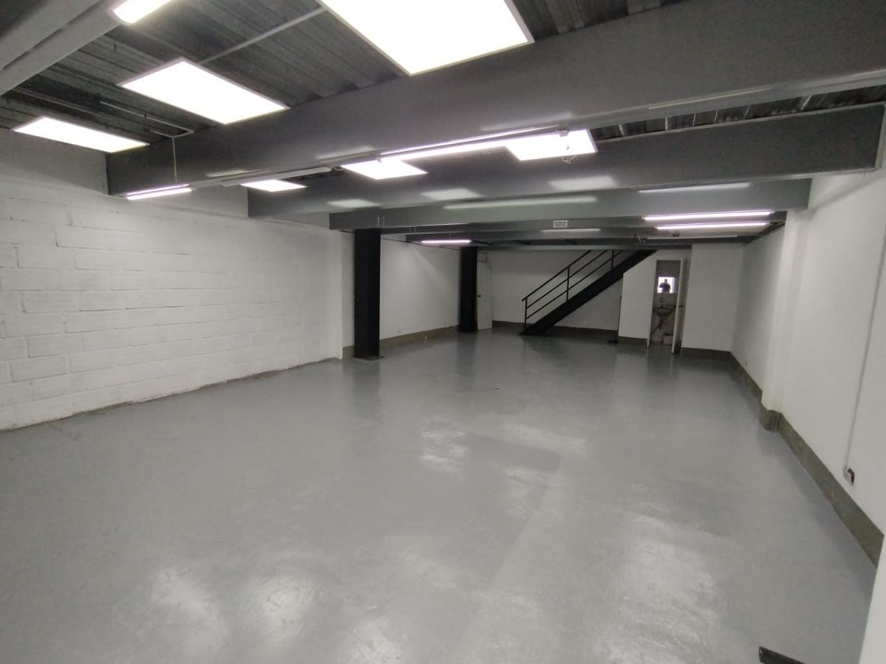 Local en arriendo en Trinidad, Guayabal, Medellín — foto 2 de 16