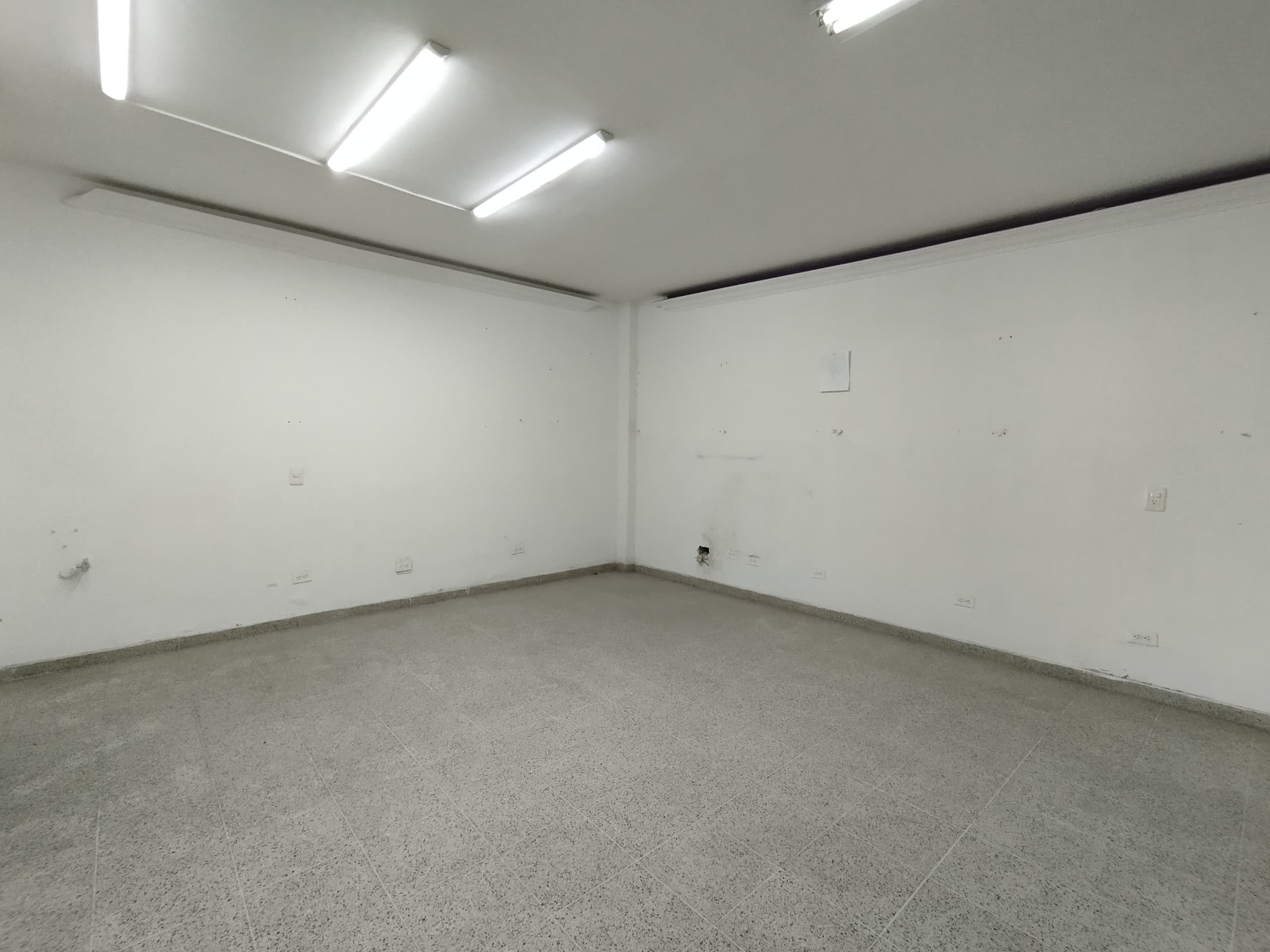 Local en arriendo en Intermedia, Envigado — foto 3 de 11
