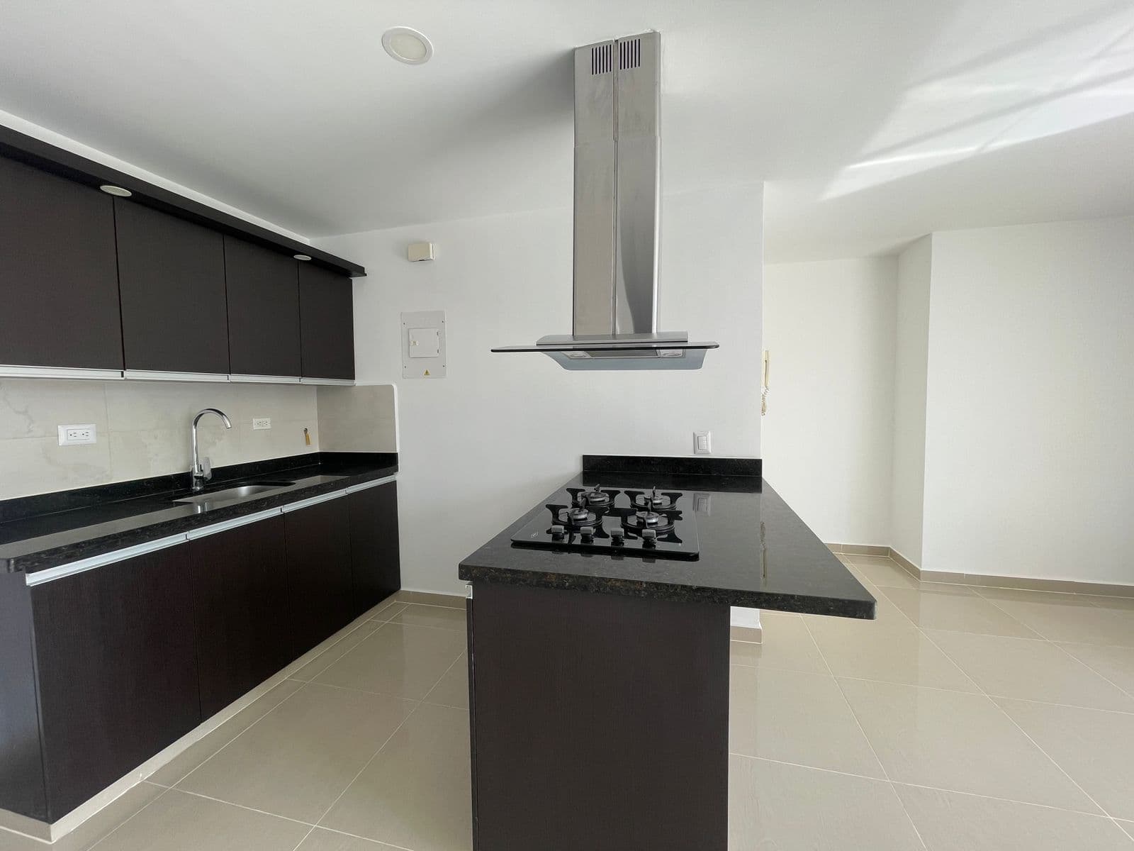 Apartamento en arriendo en El Velódromo, Laureles, Medellín — foto 2 de 20