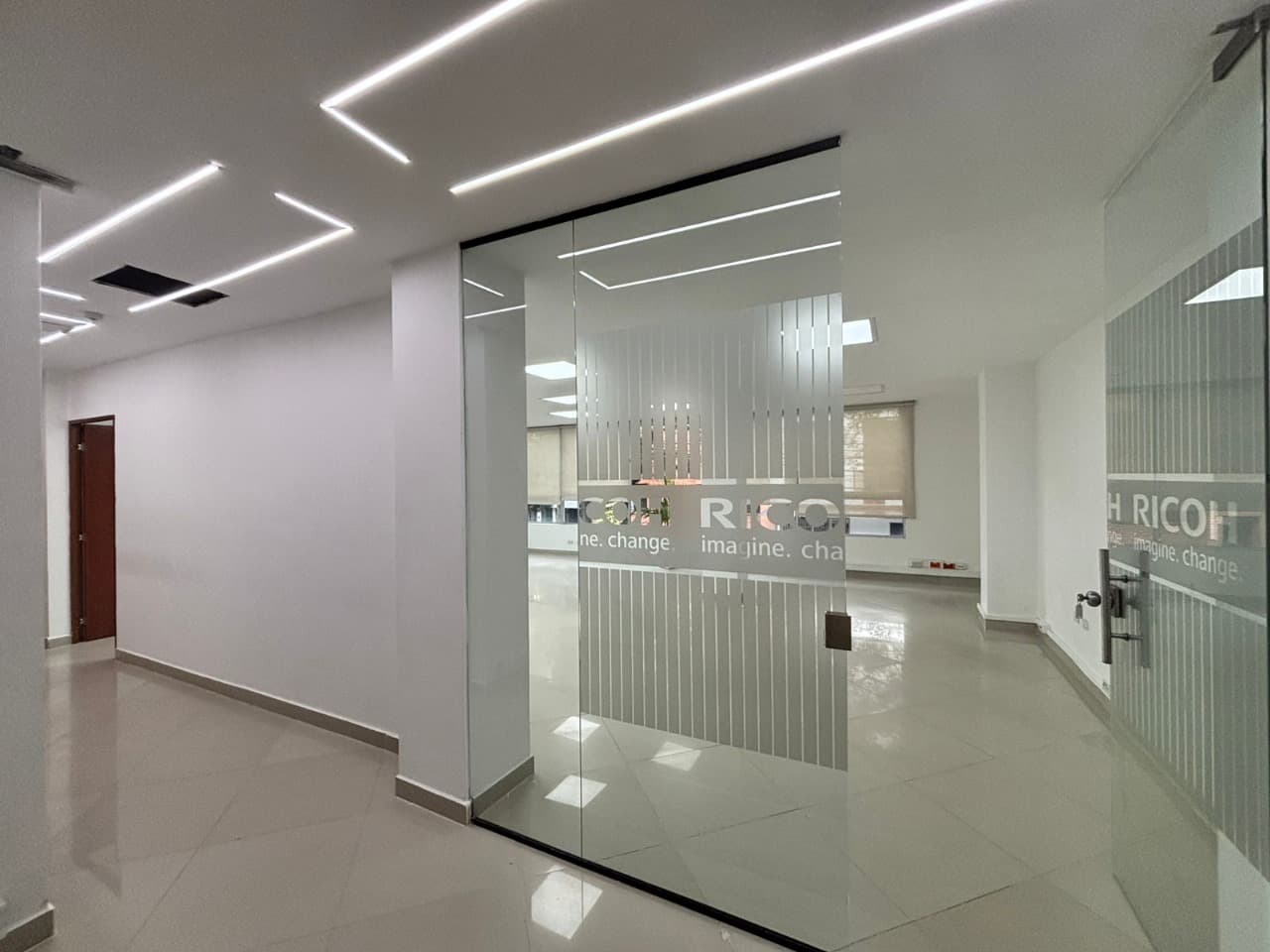 Oficina en arriendo en Suramericana, Laureles, Medellín — foto 1 de 13
