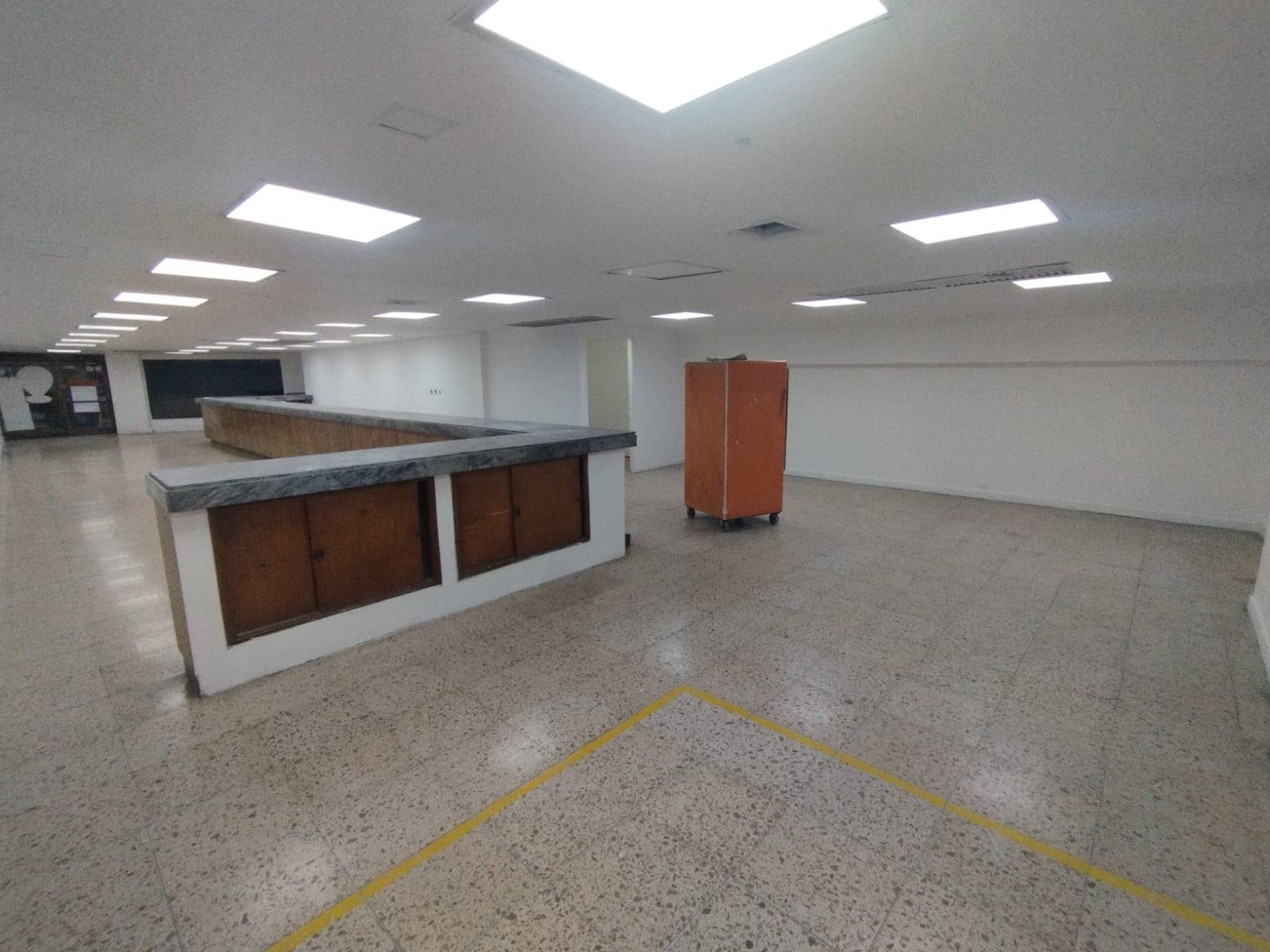 Local en arriendo en La Candelaria, Centro, Medellín — foto 2 de 17