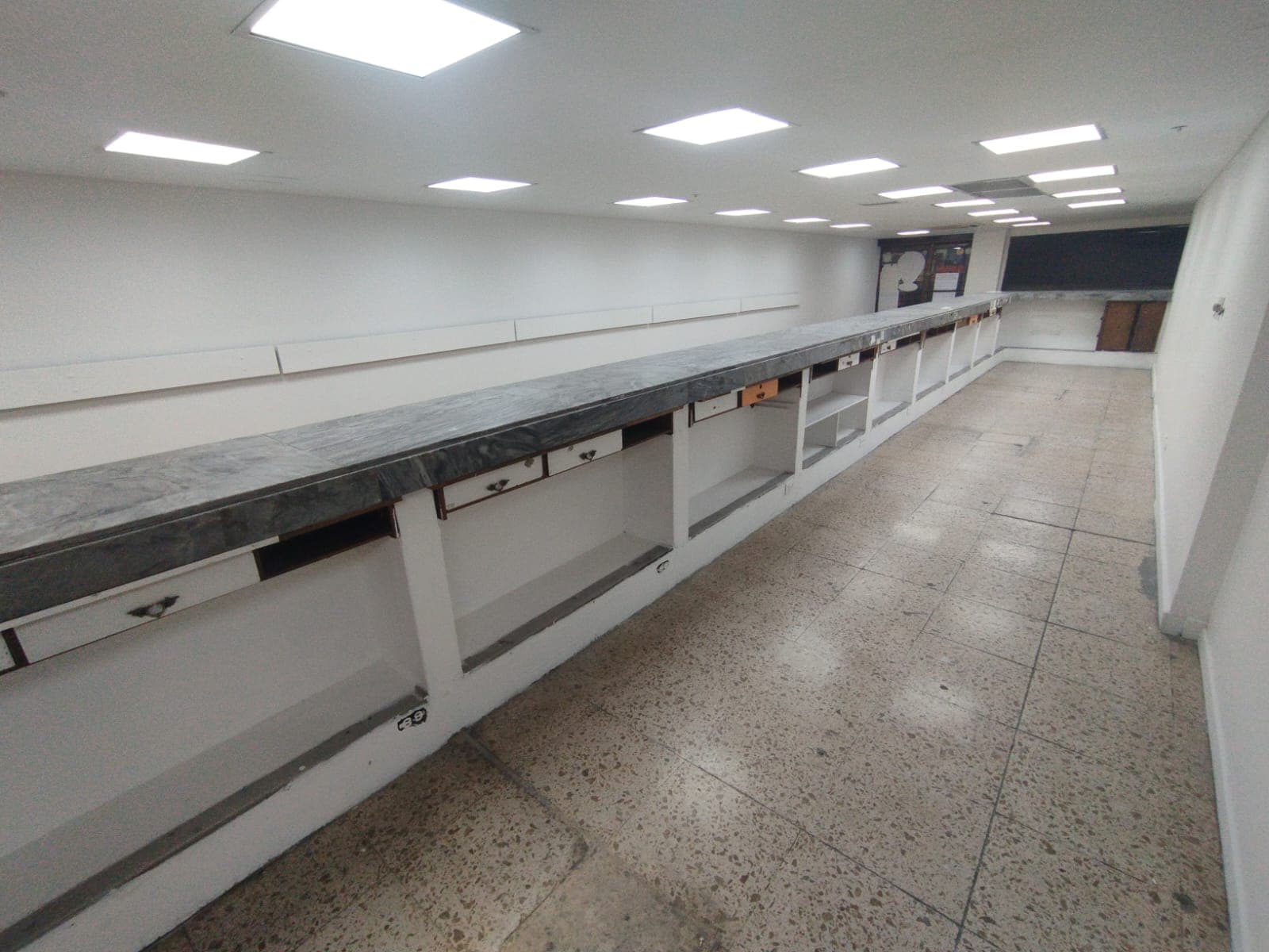Local en arriendo en La Candelaria, Centro, Medellín — foto 3 de 17