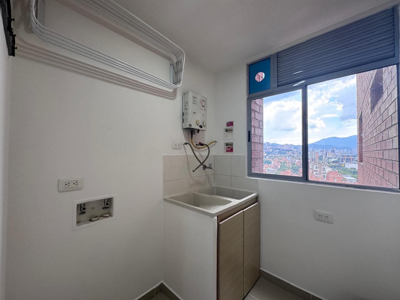 Apartamento en arriendo en Jardines, Envigado — foto 5 de 17