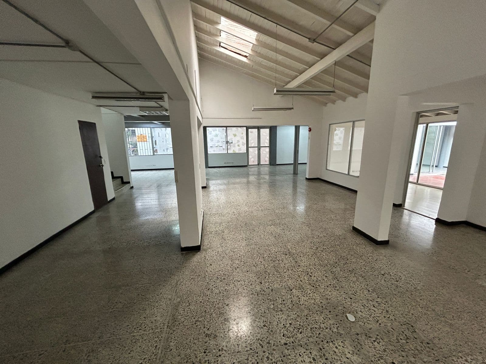 Local en arriendo en Patio Bonito, El Poblado, Medellín — foto 1 de 9