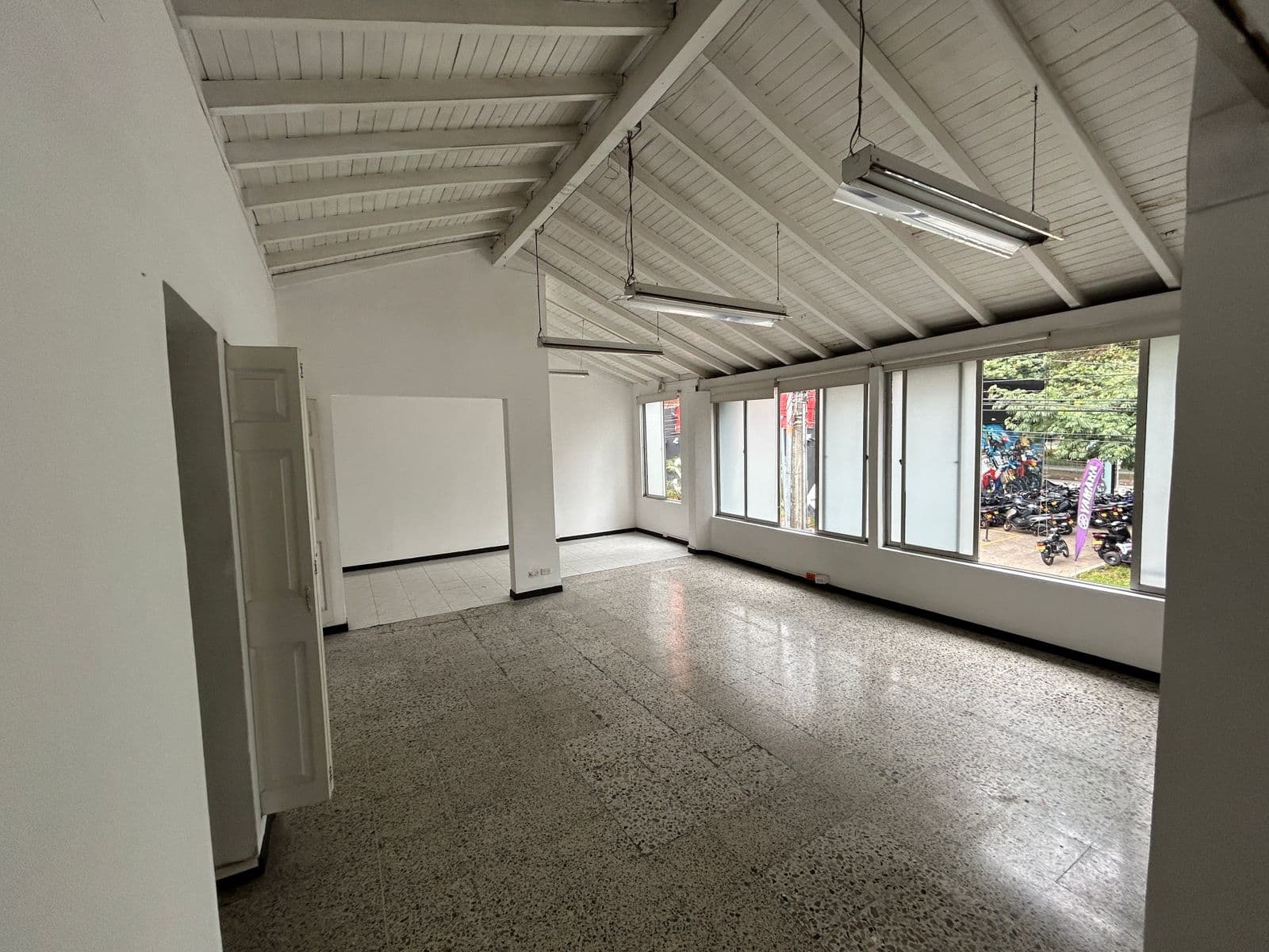 Local en arriendo en Patio Bonito, El Poblado, Medellín — foto 4 de 9
