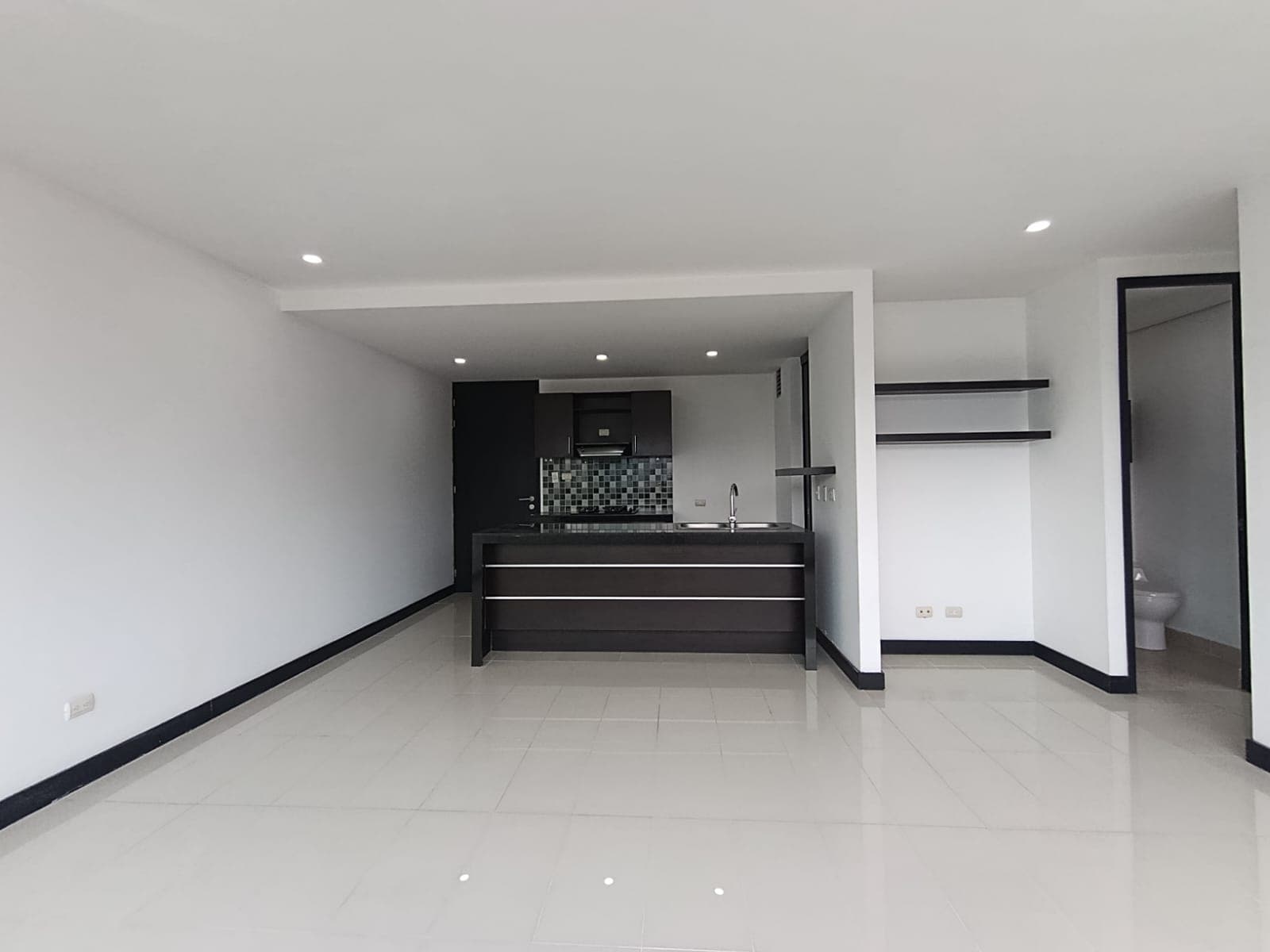 Apartaestudio en arriendo en Alejandría, El Poblado, Medellín — foto 3 de 12