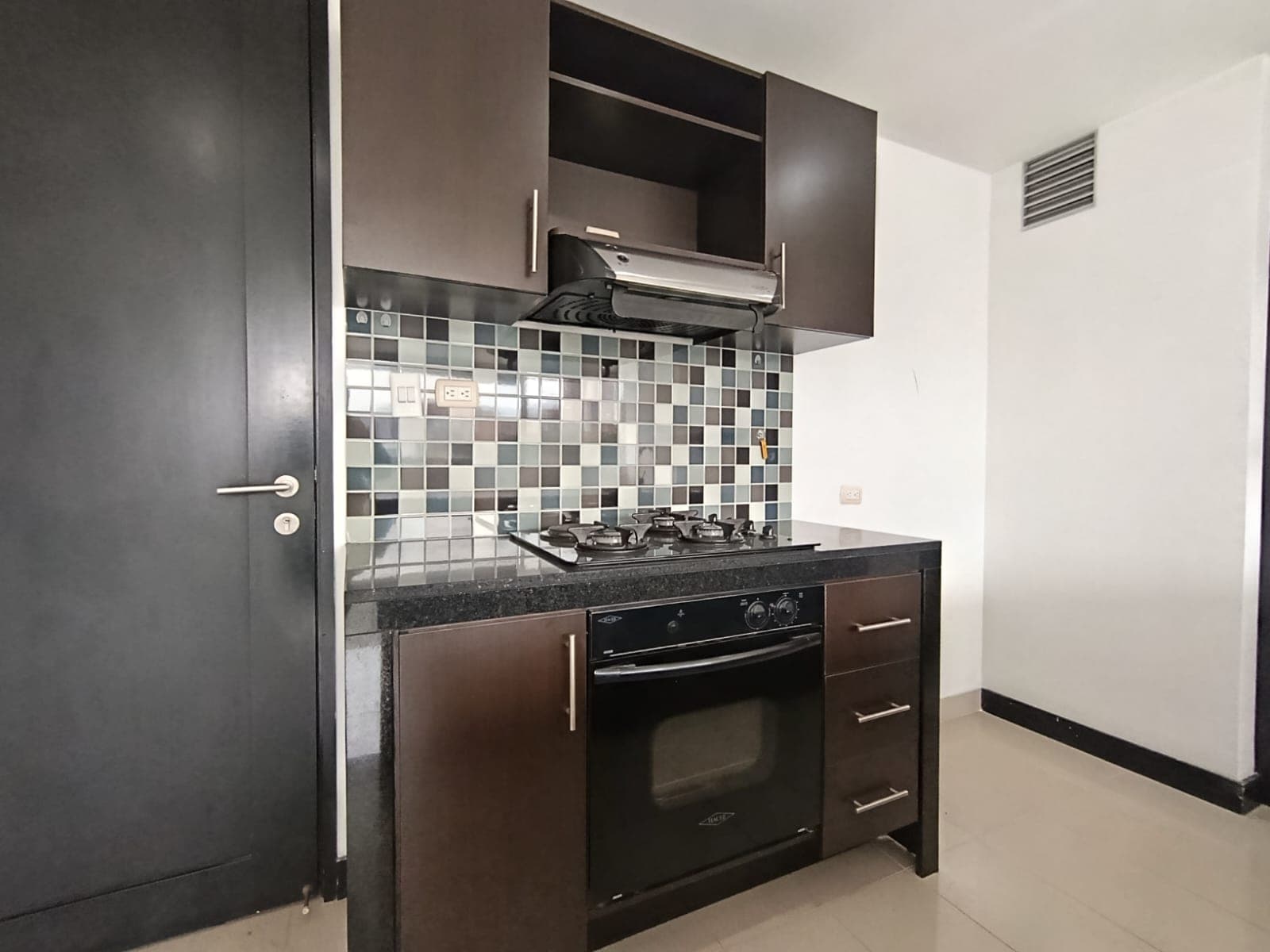 Apartaestudio en arriendo en Alejandría, El Poblado, Medellín — foto 5 de 12