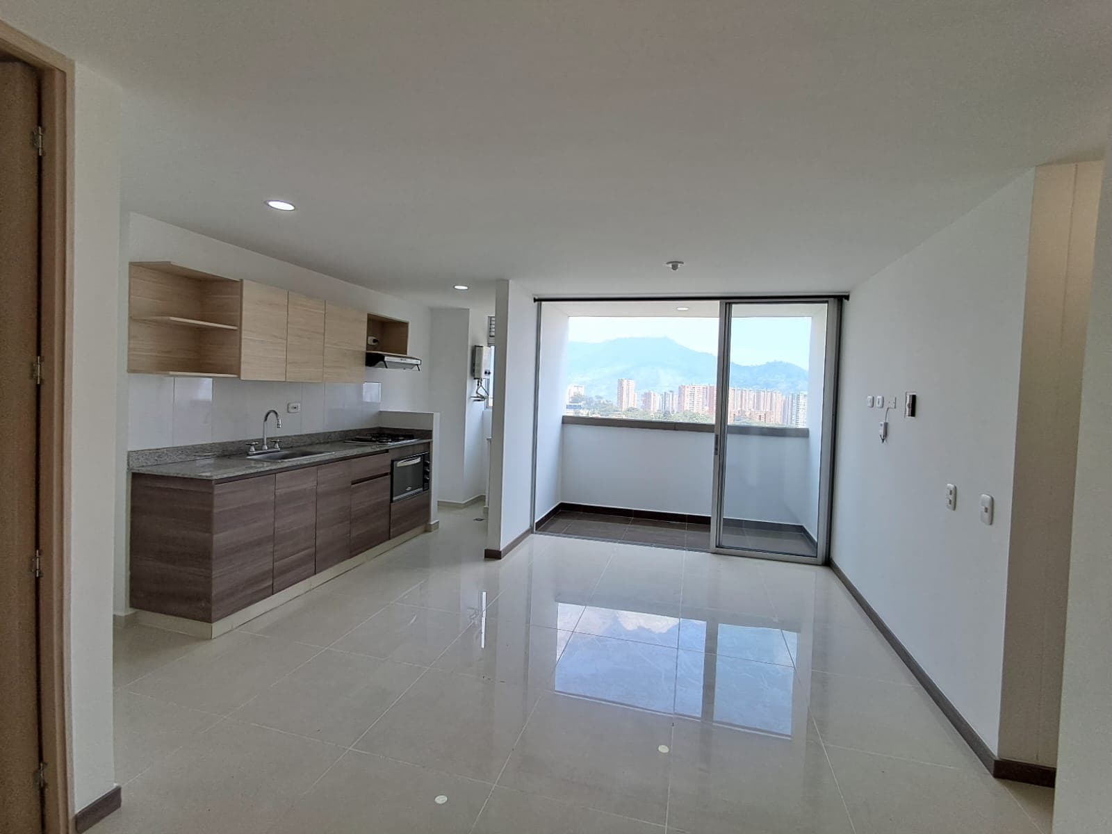 Apartamento en arriendo en Las Brisas La Estrella — foto 1 de 20