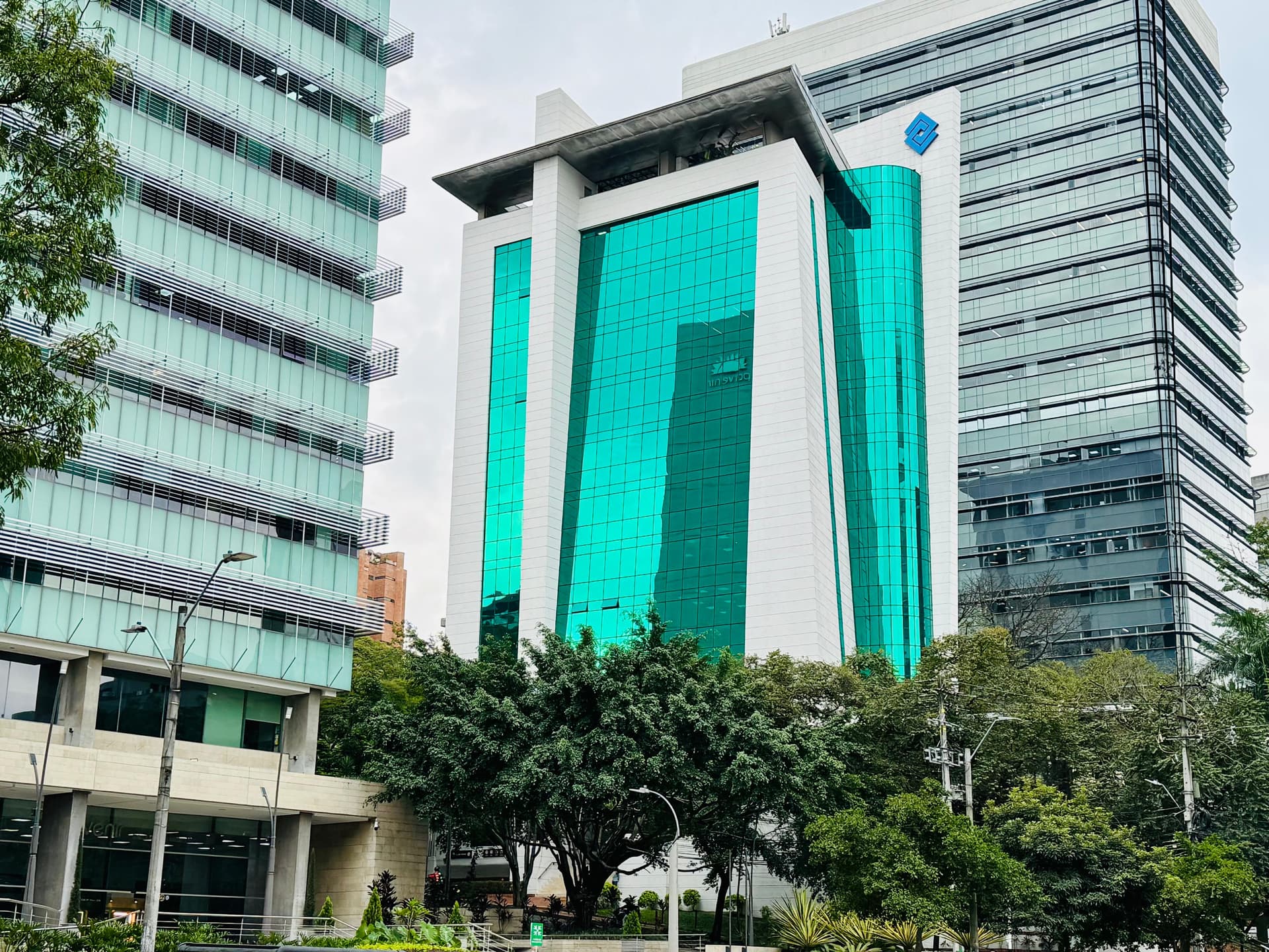 Oficina en arriendo en Milla De Oro, El Poblado, Medellín — foto 1 de 9